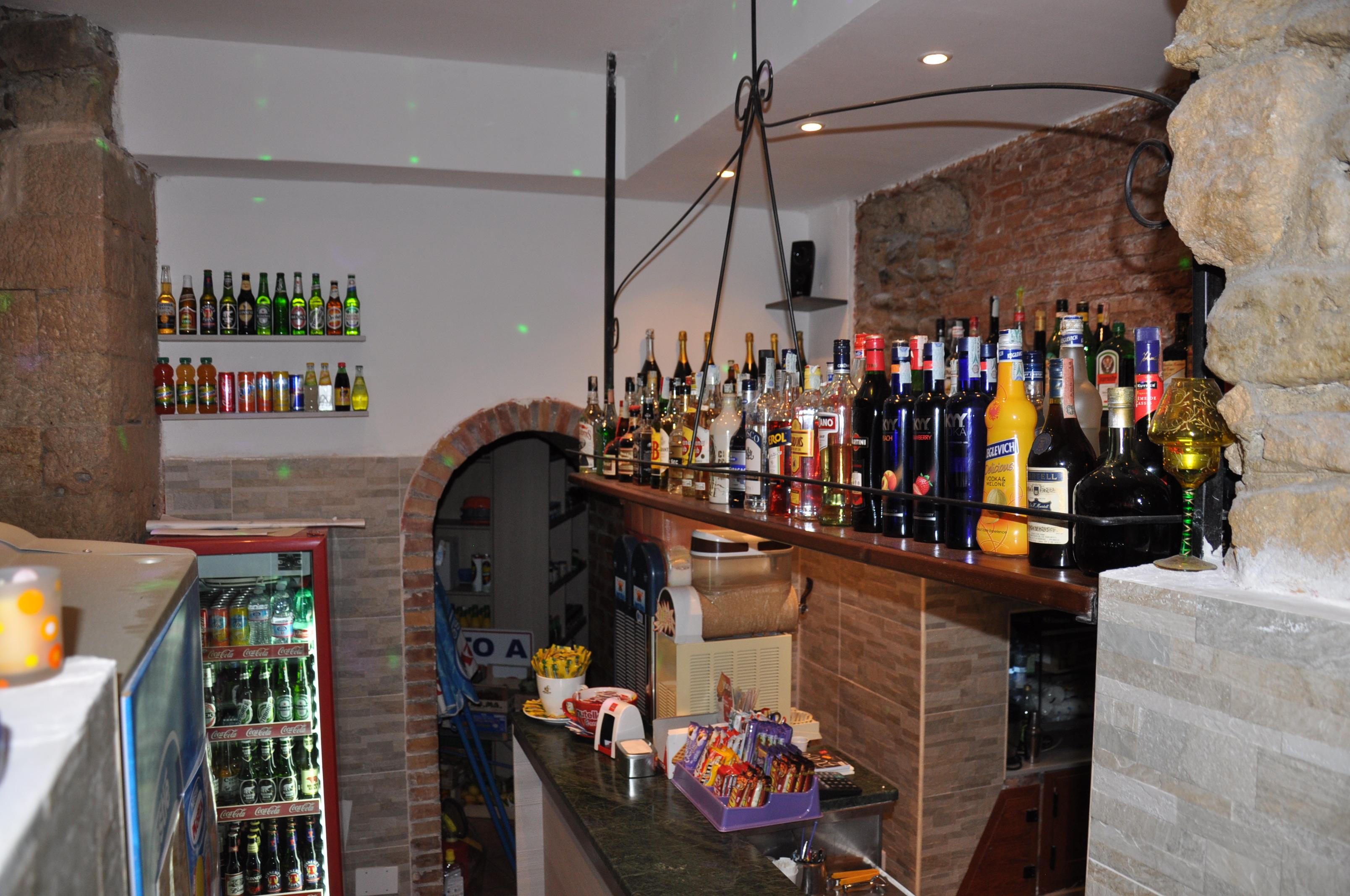 Bar in Piazza Duomo, por valeria napoli