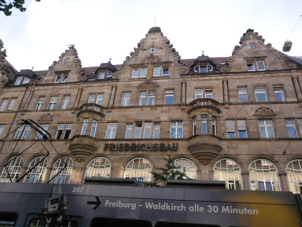 Friedrichsbau, por létii