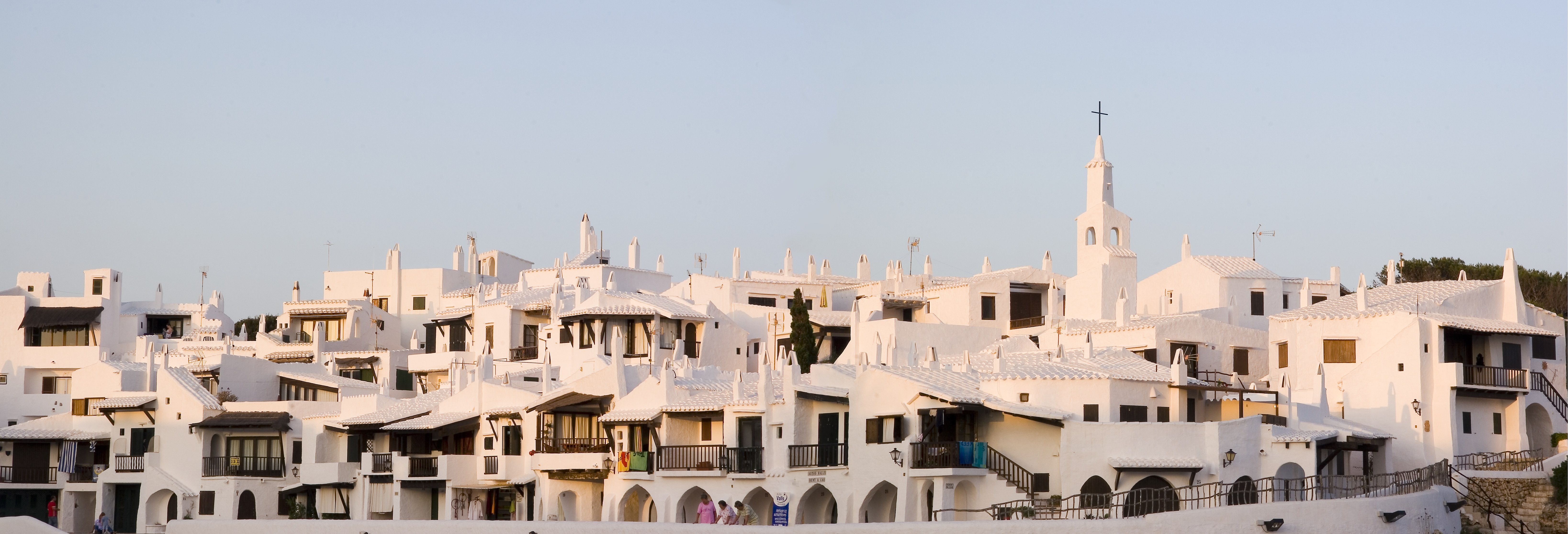 Pueblos de Menorca que enamoran: descubre su esencia y belleza