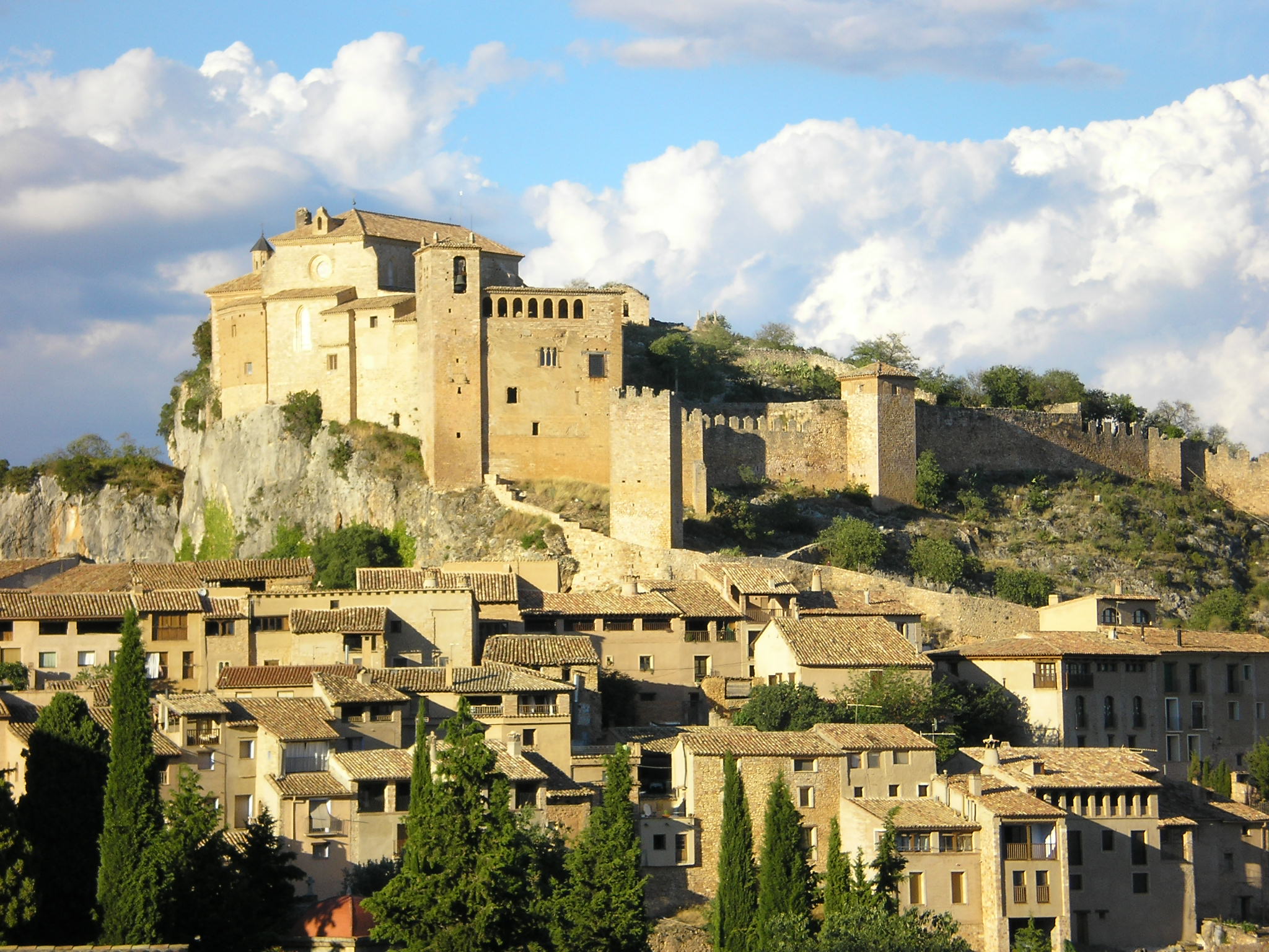 Hotel Santa Maria de Alquezar, por LUIS GOMEZ