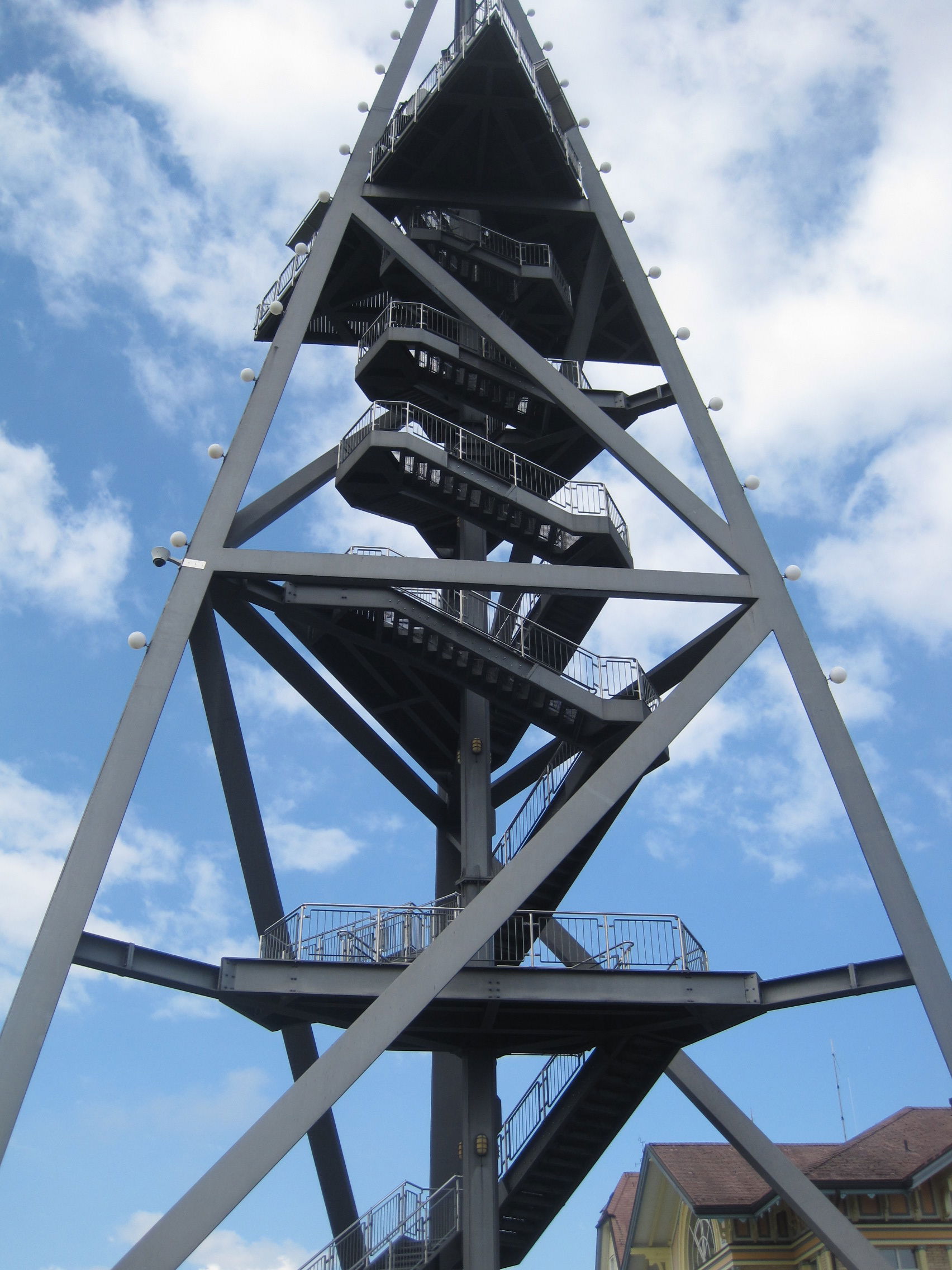 Torre Mirador de Üetliberg, por aierim