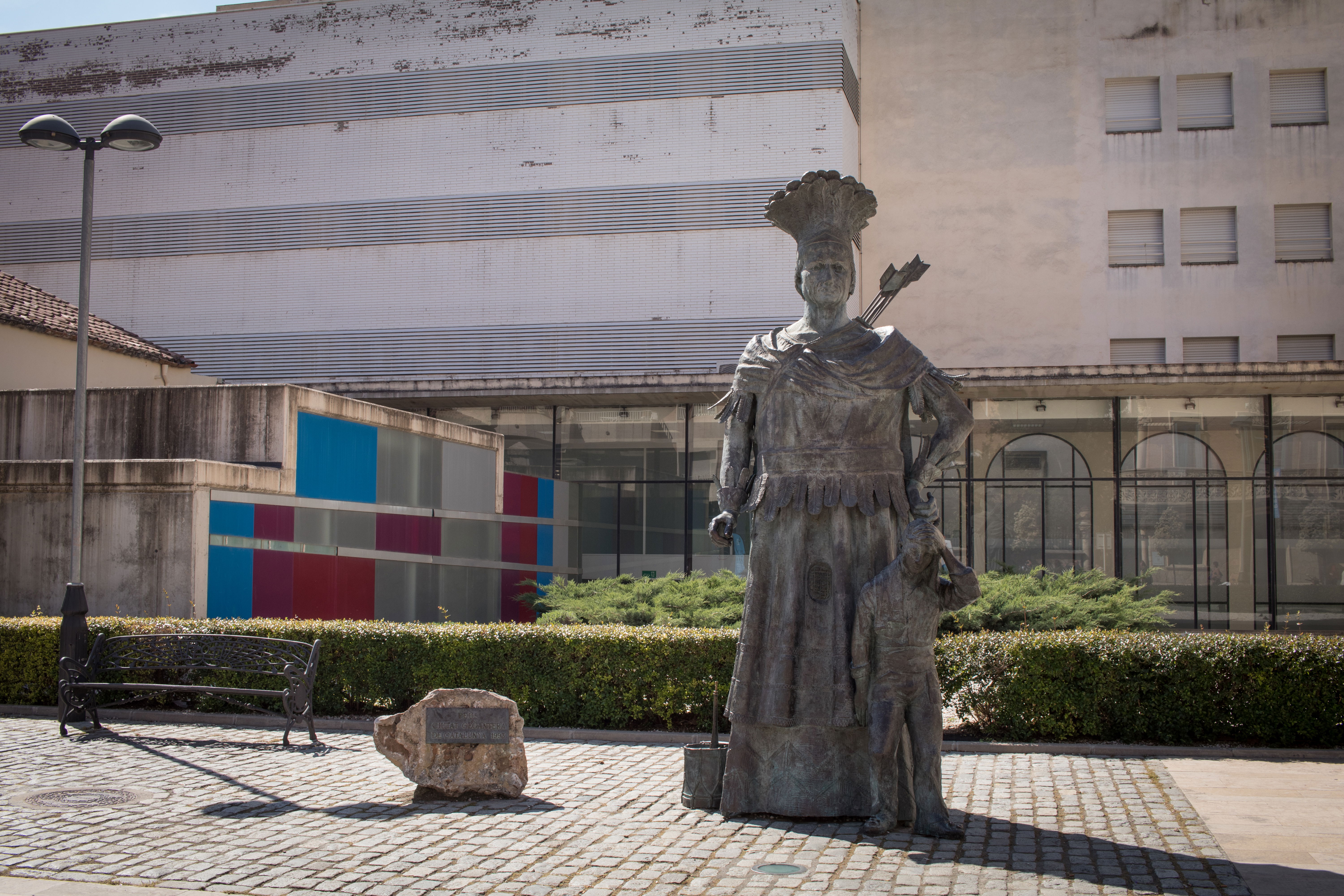 Estatuas en Reus: un viaje por el arte y la historia monumental