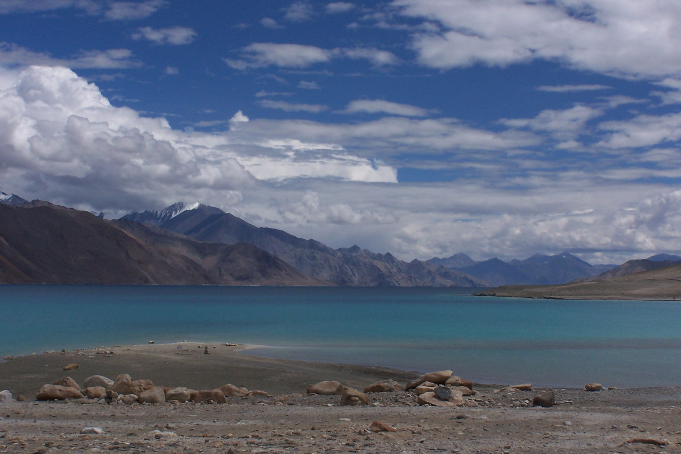 Lago de Pangong So, por mlmanine