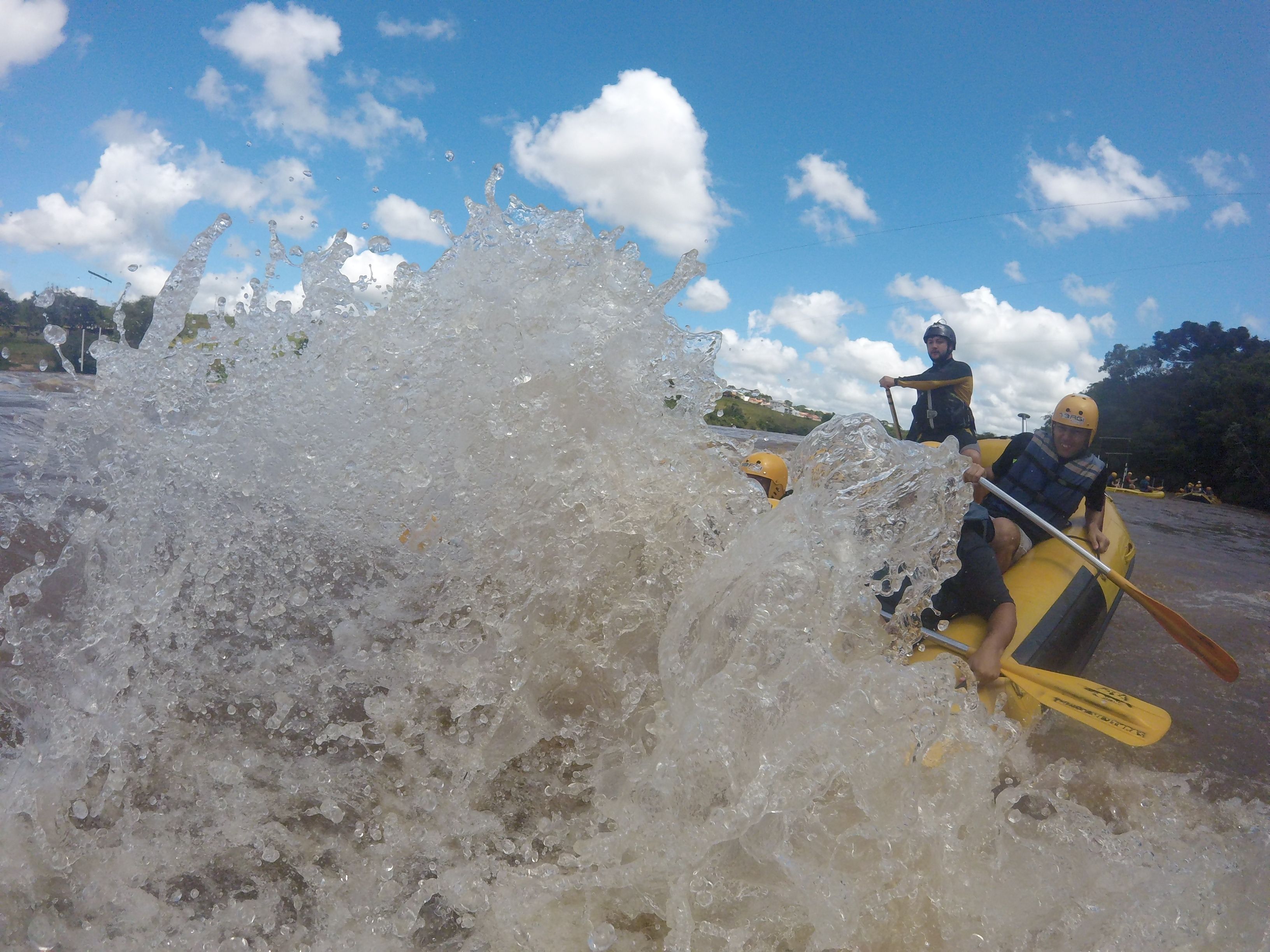 Rafting no Rio Tibagi, por Os caminhantes