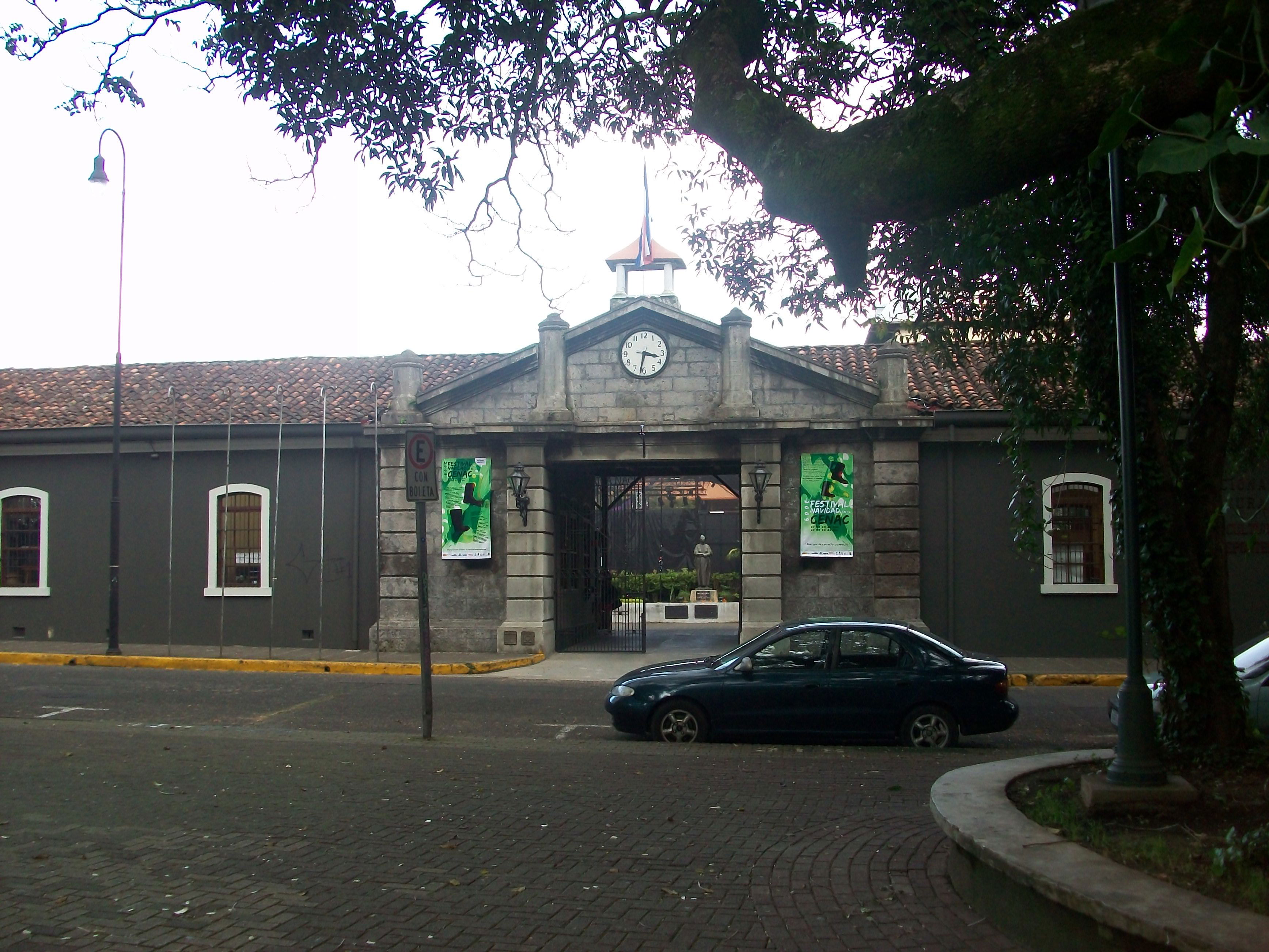 Centro nacional de la cultura, por Coline