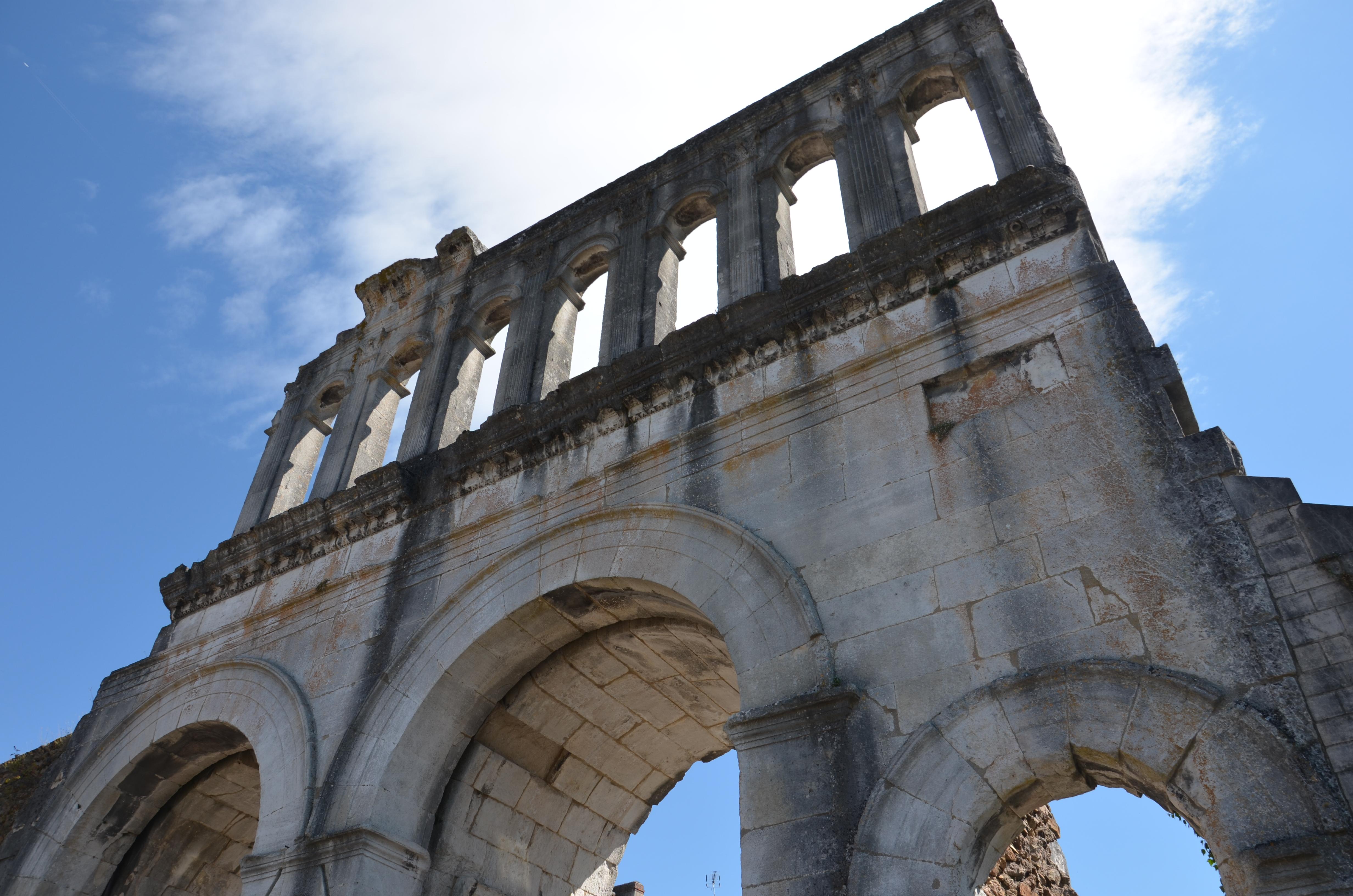 Descubre los monumentos históricos de Borgo y su legado cultural