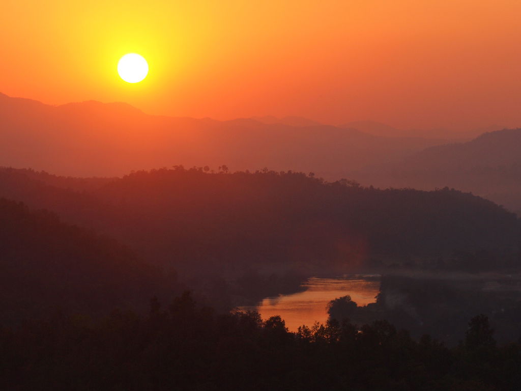 Sunset Hill - Colina del Atardecer, por Carlos Olmo