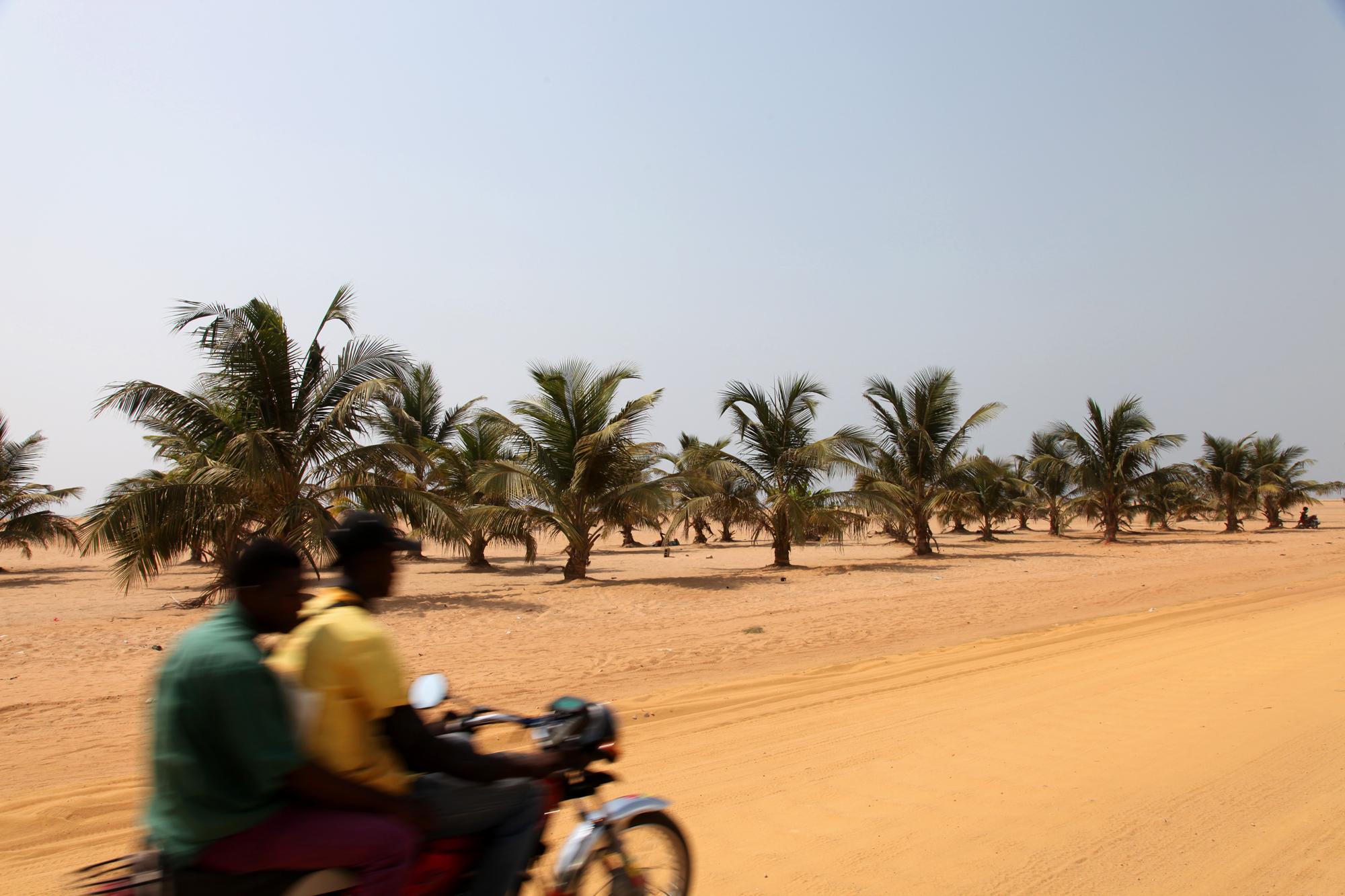 Playa de Cotonou, por GERARD DECQ