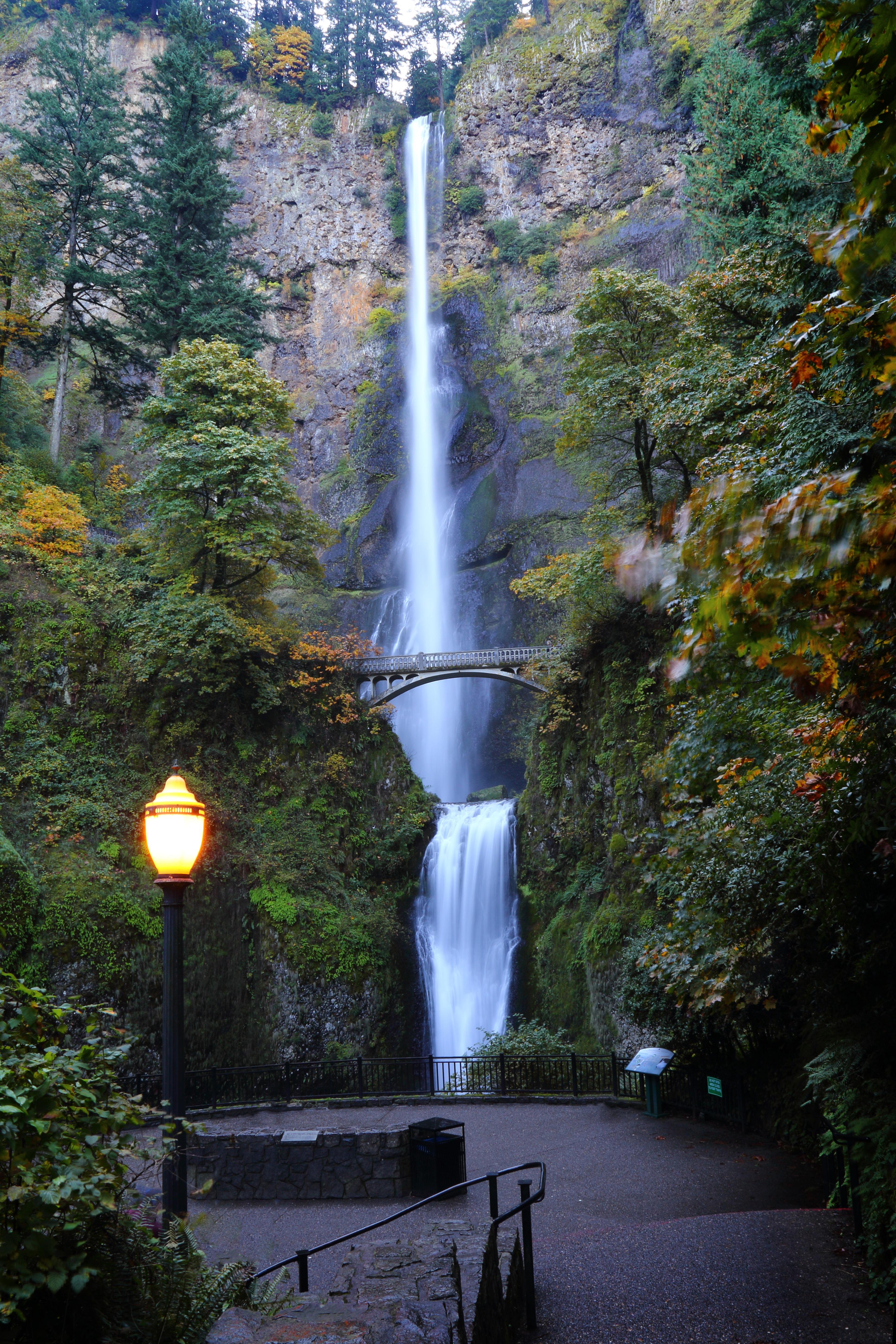 Multnomah Falls, por Melissa Miksch