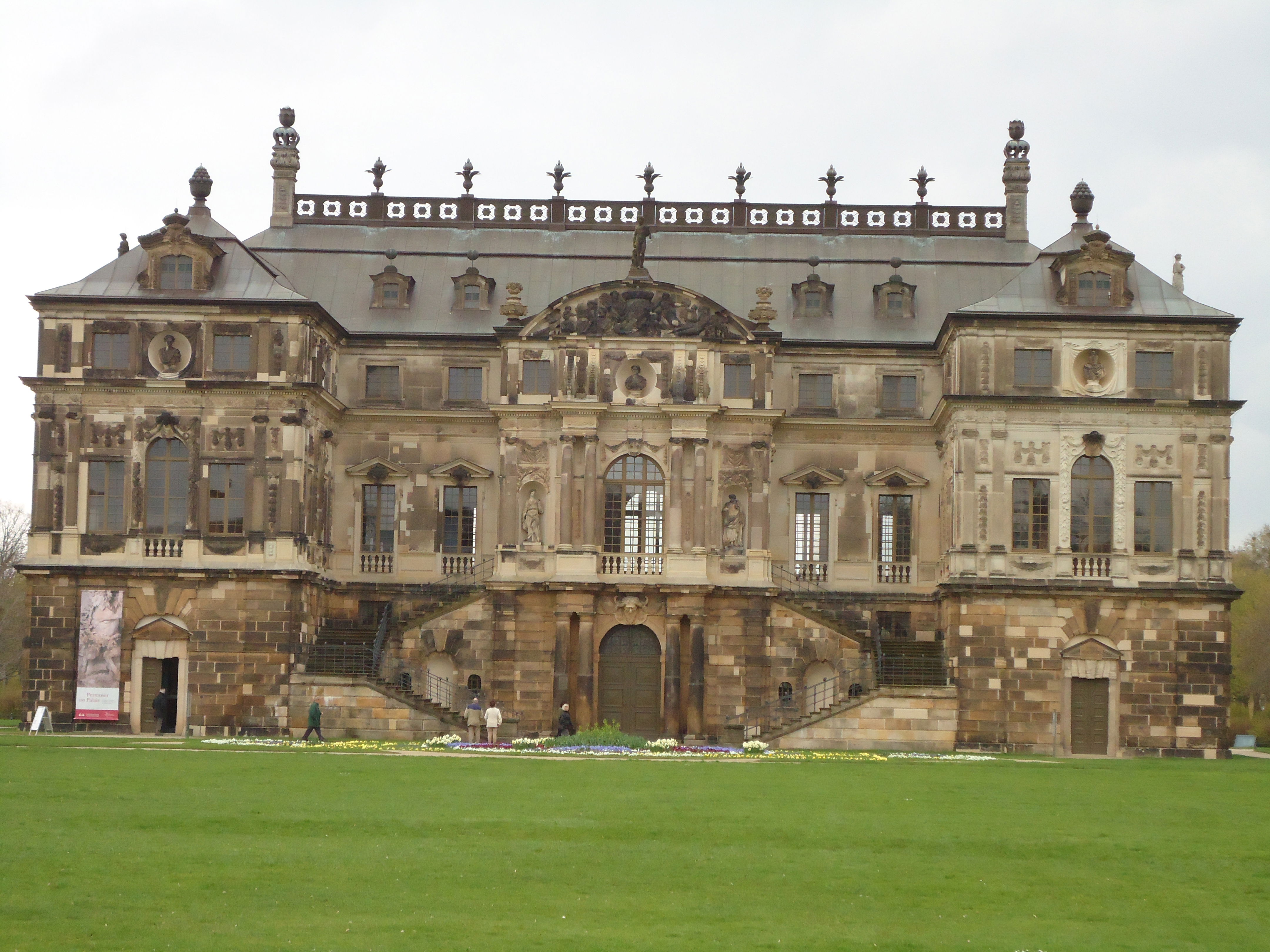 Palacio de Sommer, por Louise Théodon