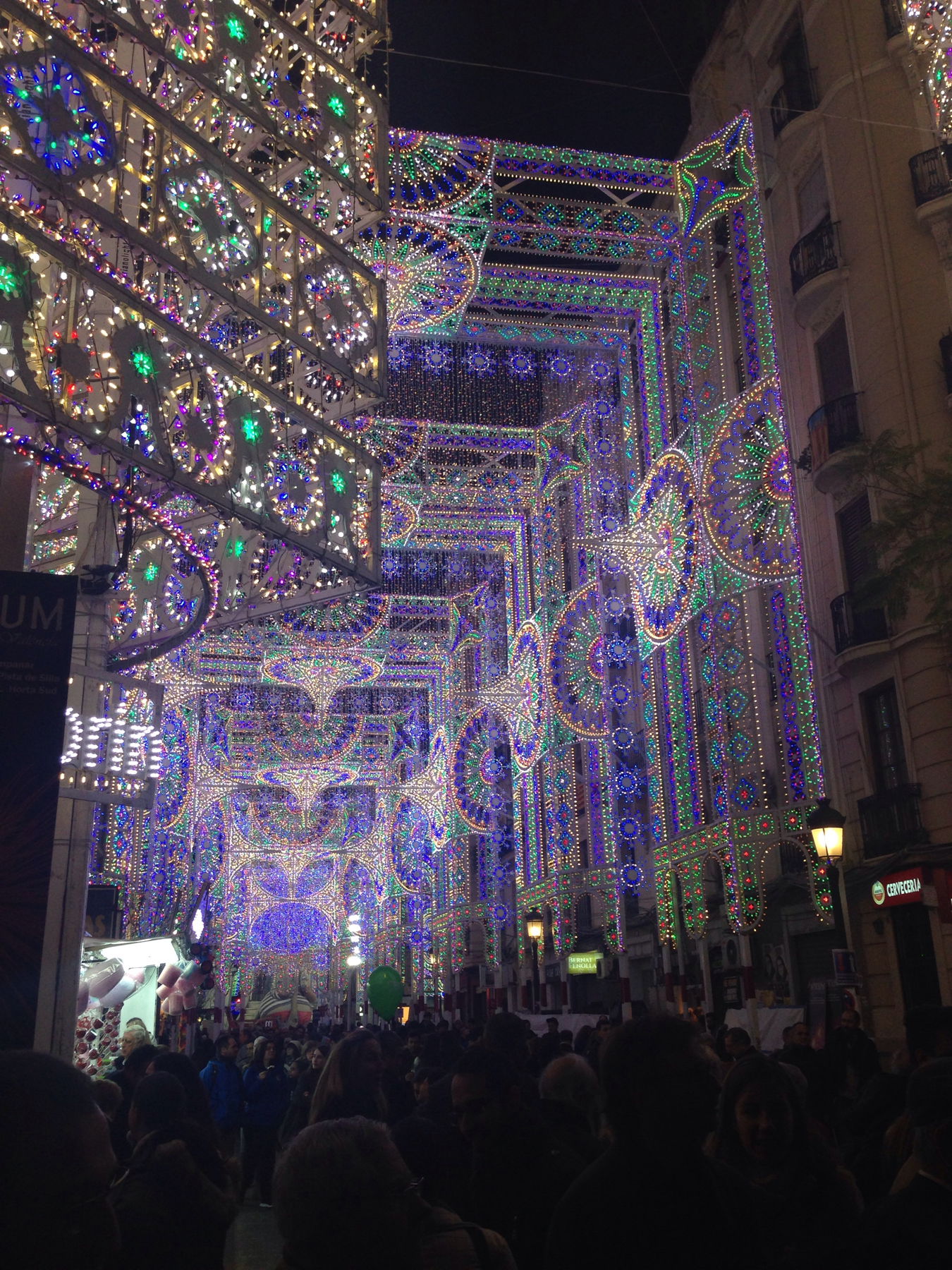 Luces calle Sueca y Cádiz, por Álvaro Bedi
