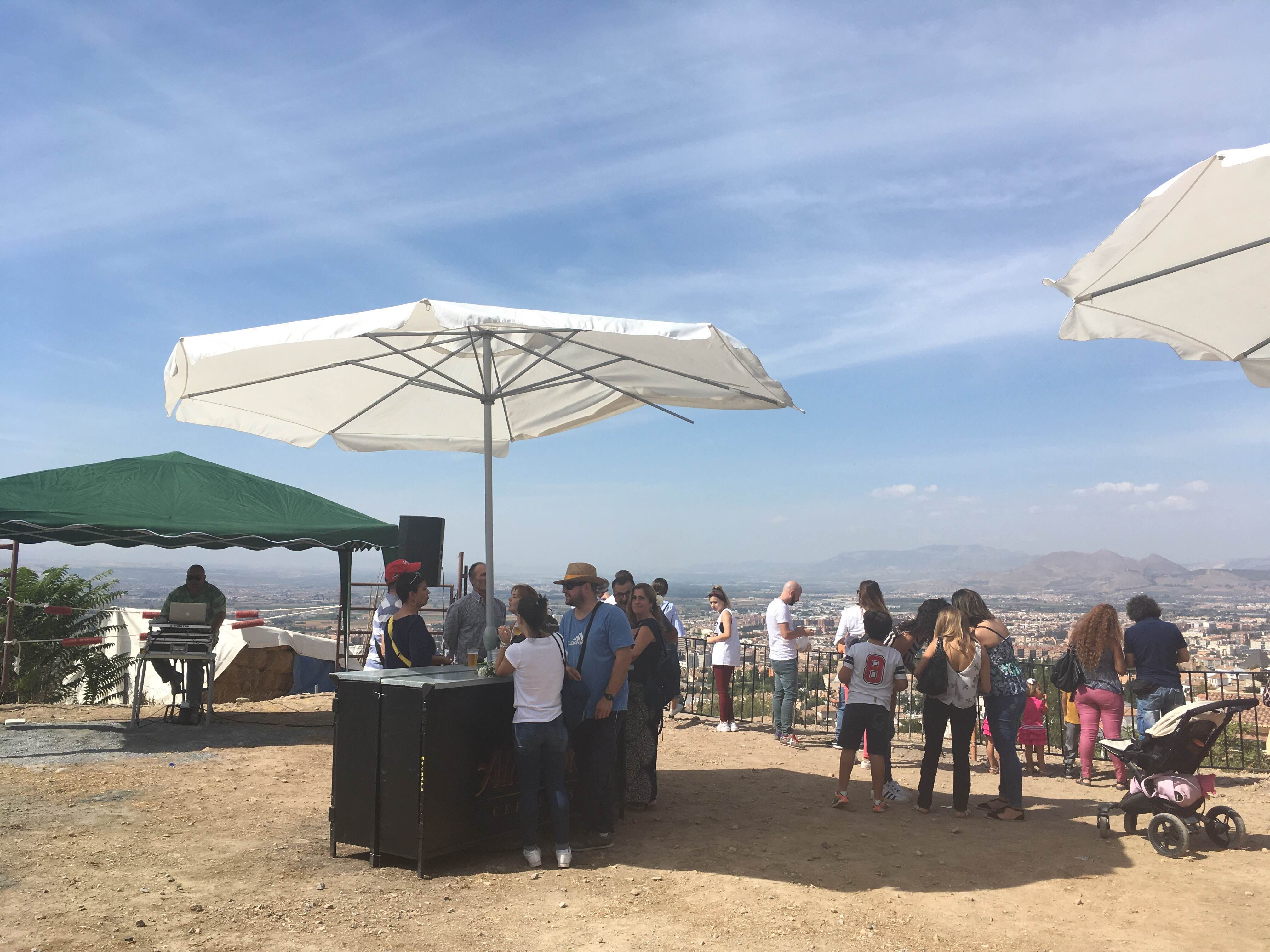 Fiestas en Sierra Nevada: tradiciones y celebraciones irresistibles