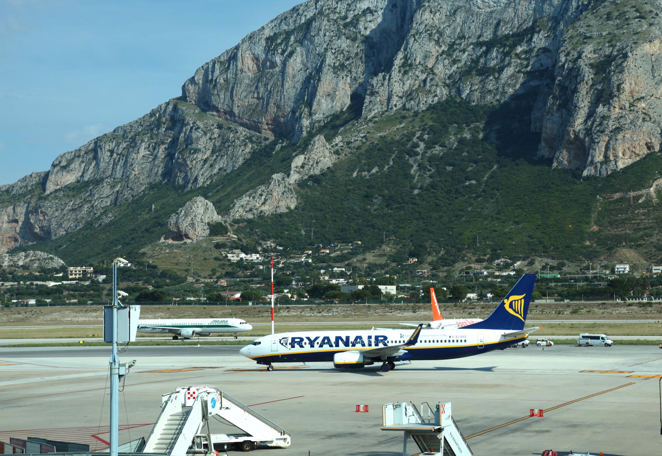 Aéroport Falcone et Borsellino, por GERARD DECQ