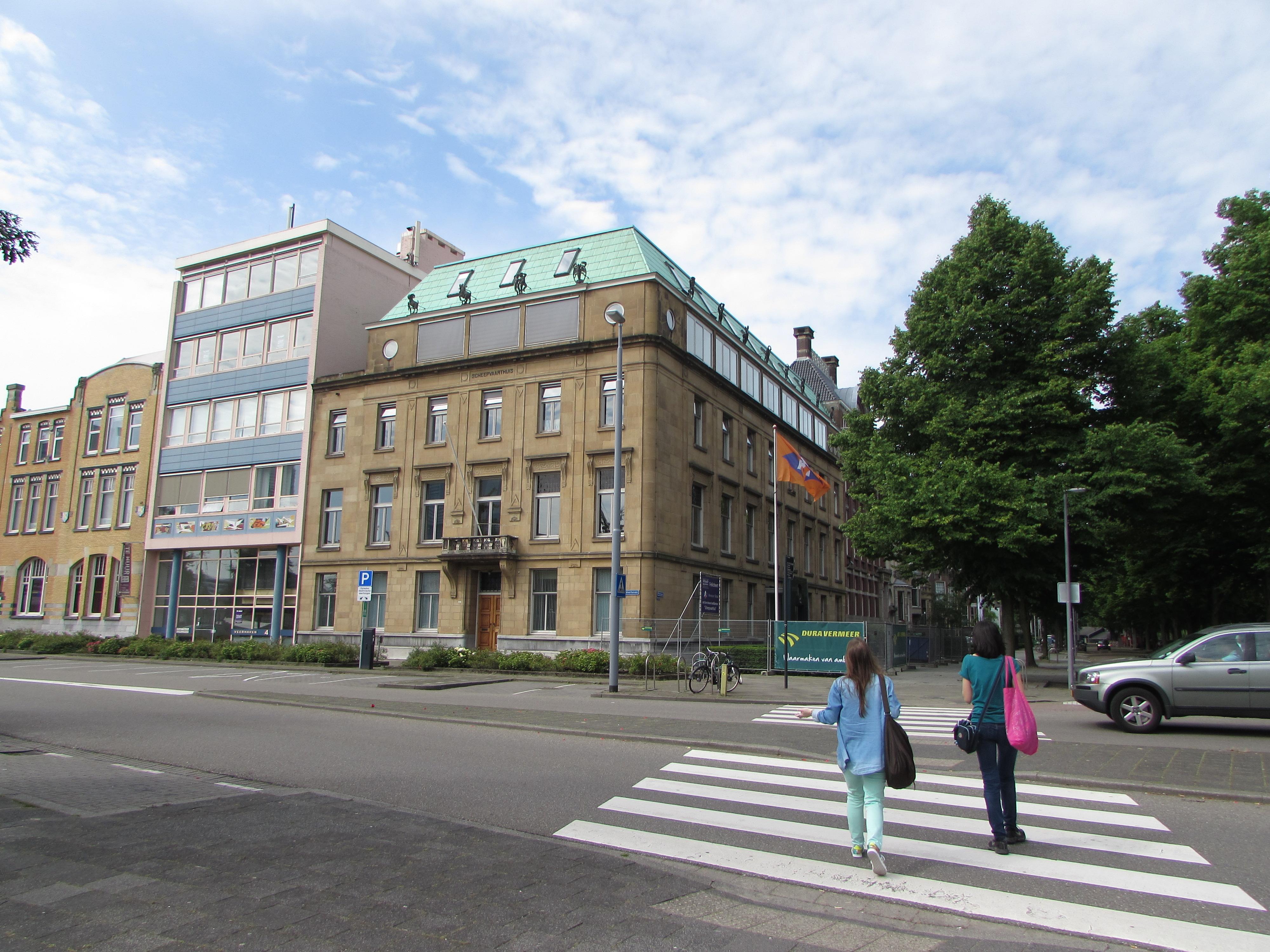 Calles de Róterdam: un recorrido por su encanto urbano y cultural