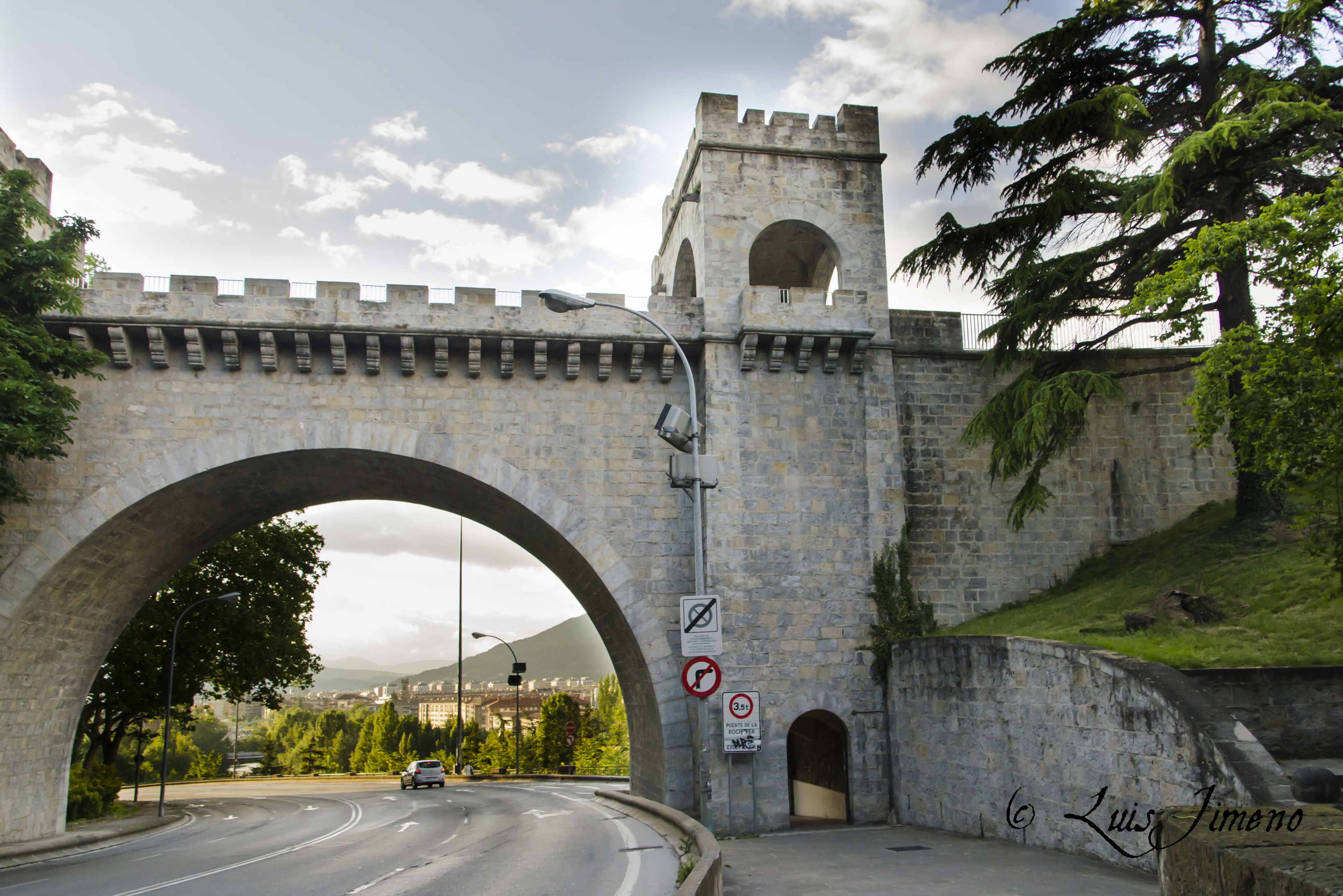 Cuesta de San Lorenzo, Pamplona, por Luis Jimeno