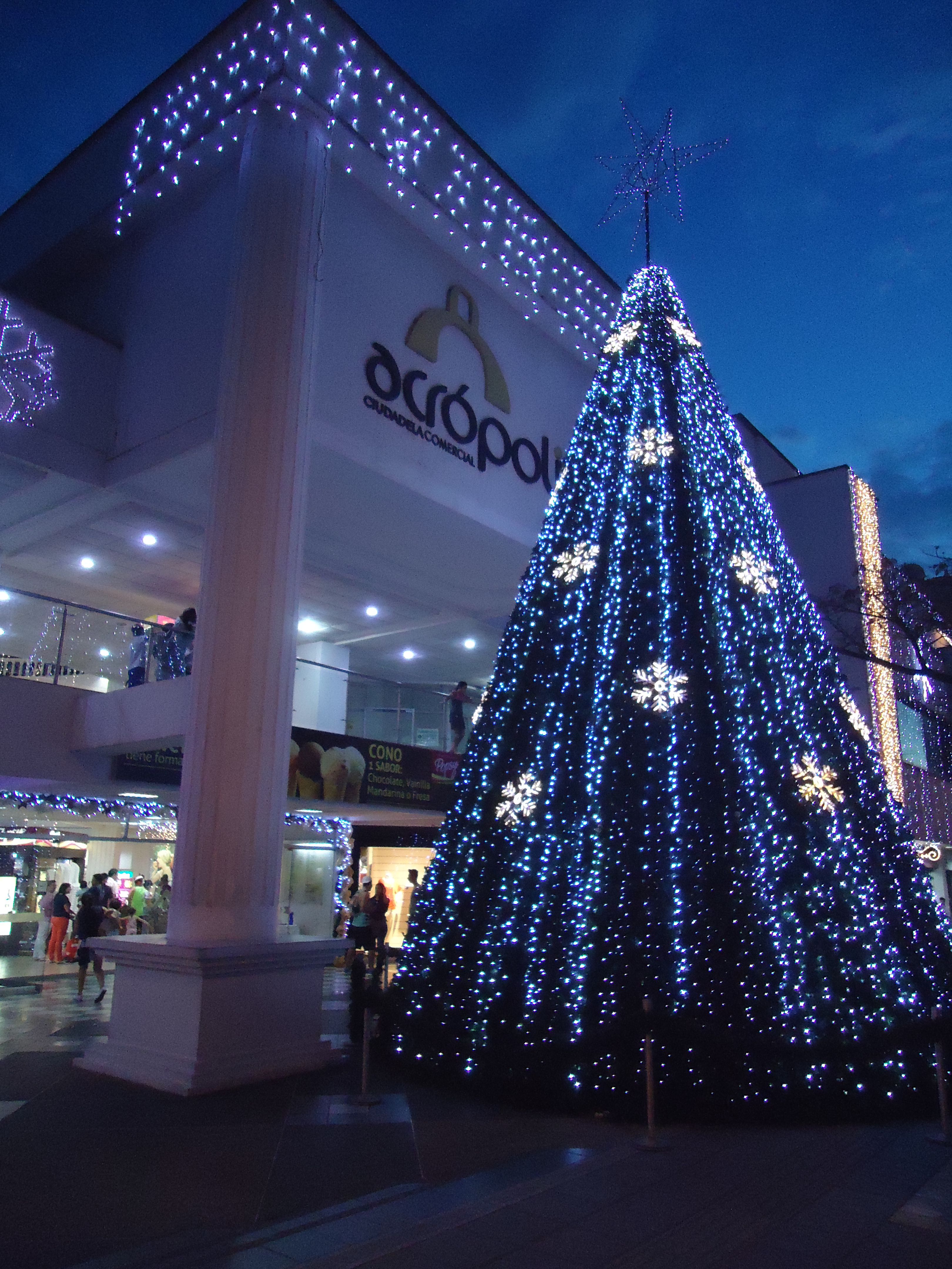 Centro Comercial Acrópolis, por César - Mochilero