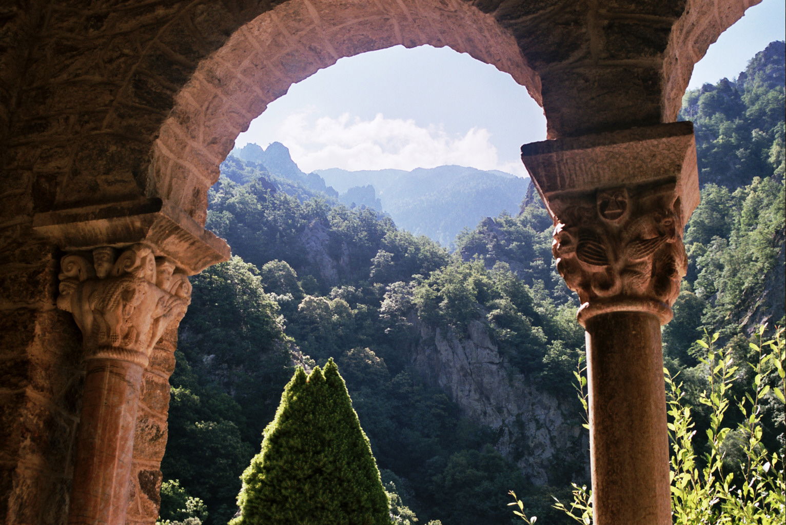 Abadía de San Martín del Canigó, por Héctor mibauldeblogs.com