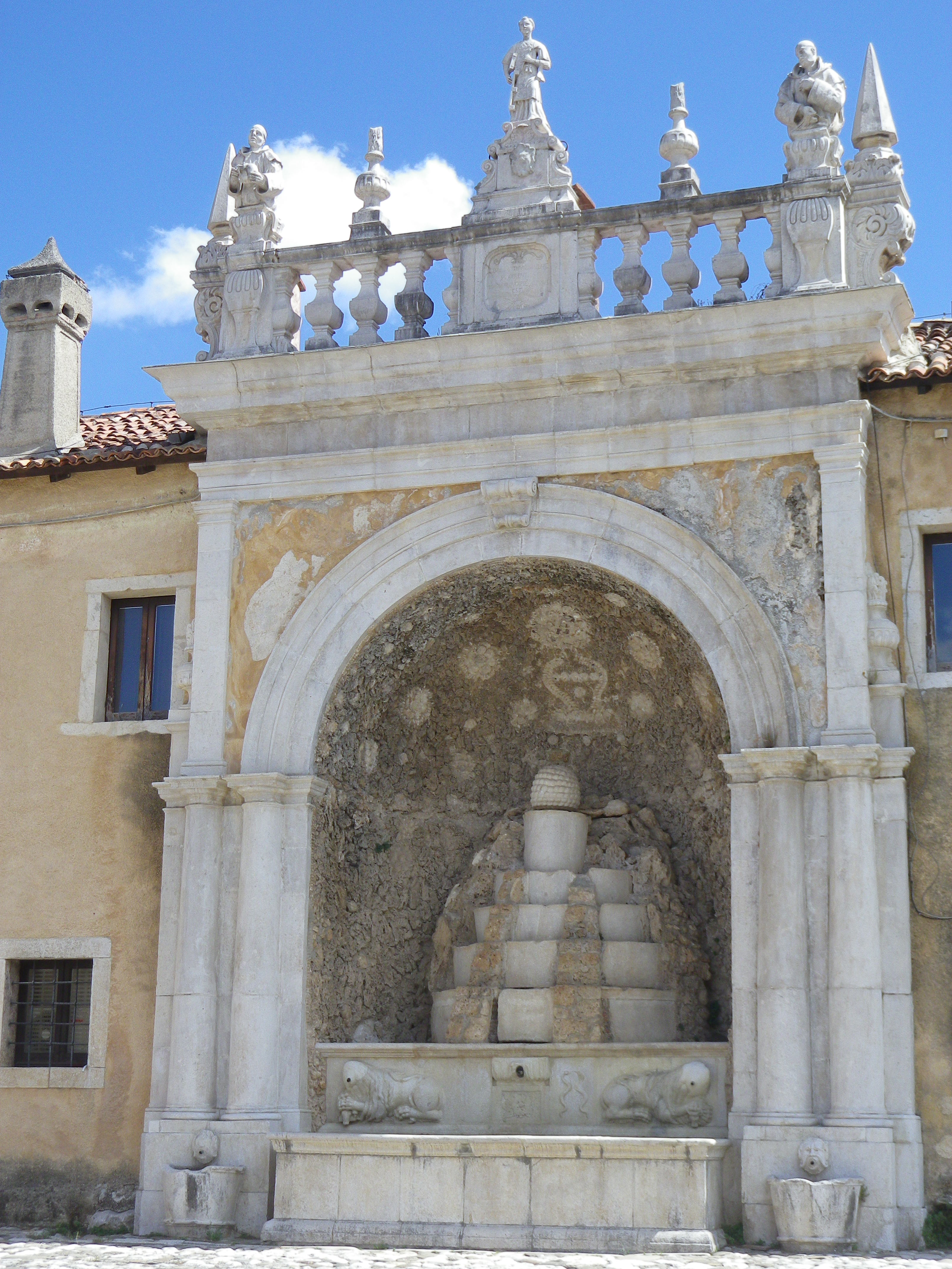 La Certosa di Padula e le sue statue, por cinzia d'agostino