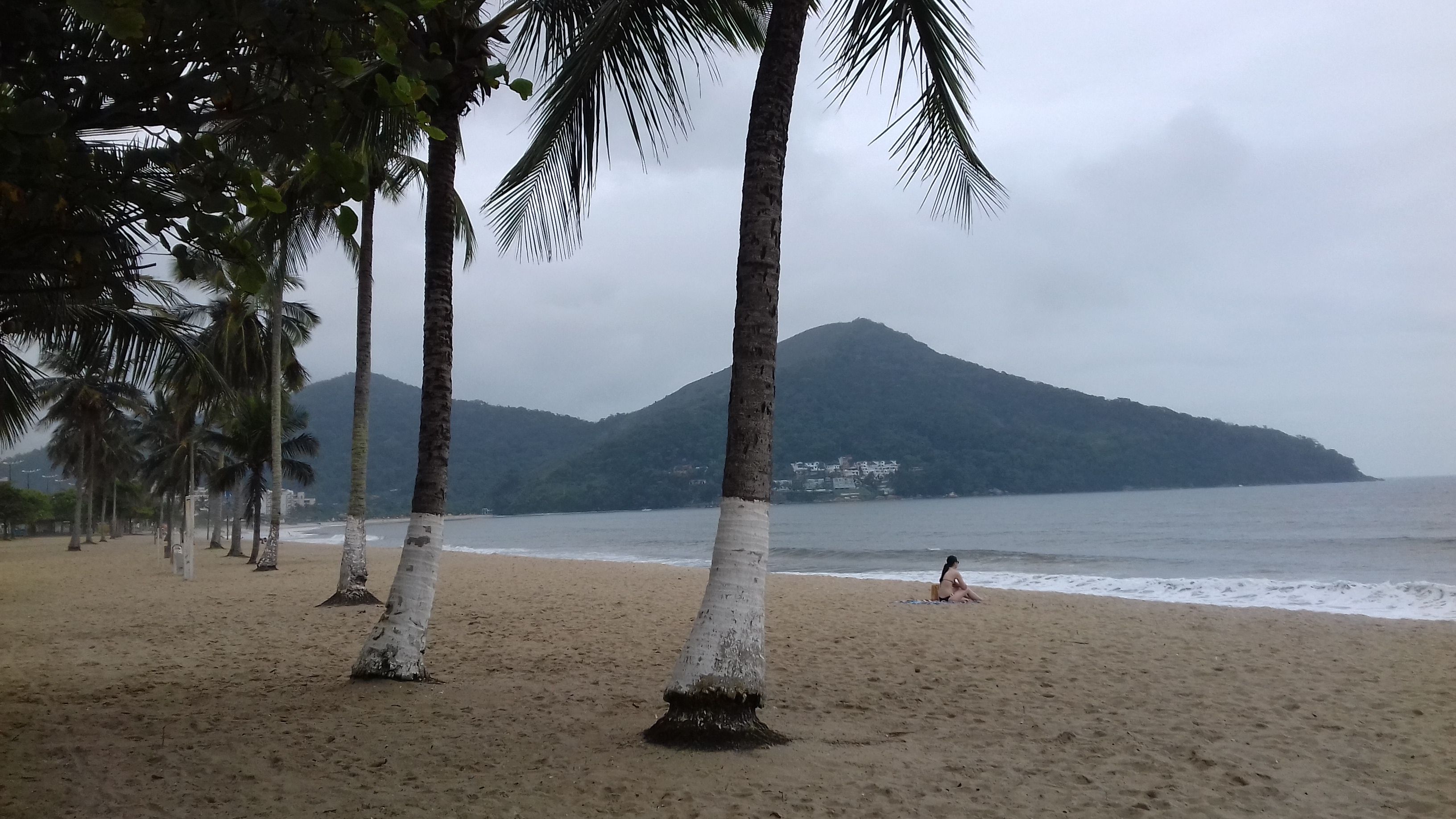 Praia Martim de Sá, por Amanda Macedo