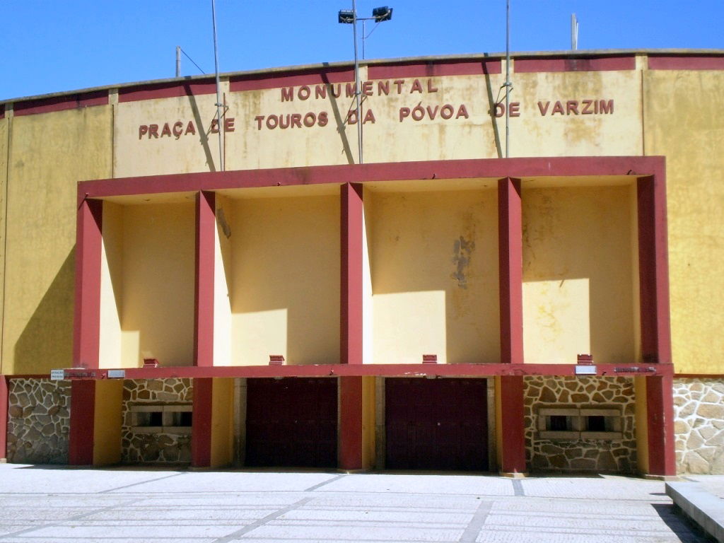 Monumental Plaza de Toros (Monumental Praça de Touros da Póvoa de Varzim), por Gorgonita