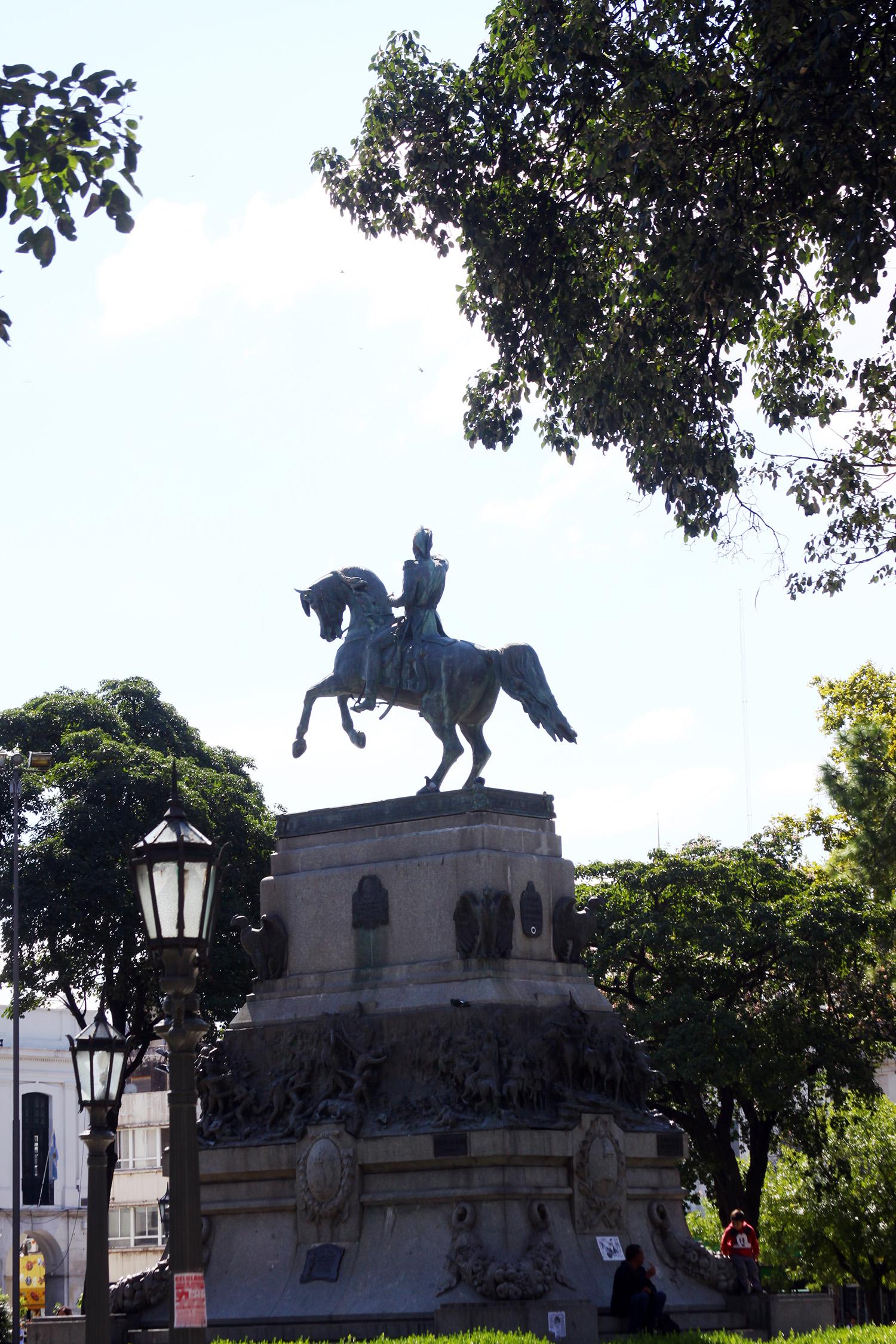 Monumento a San Martín, por Tribi Lin