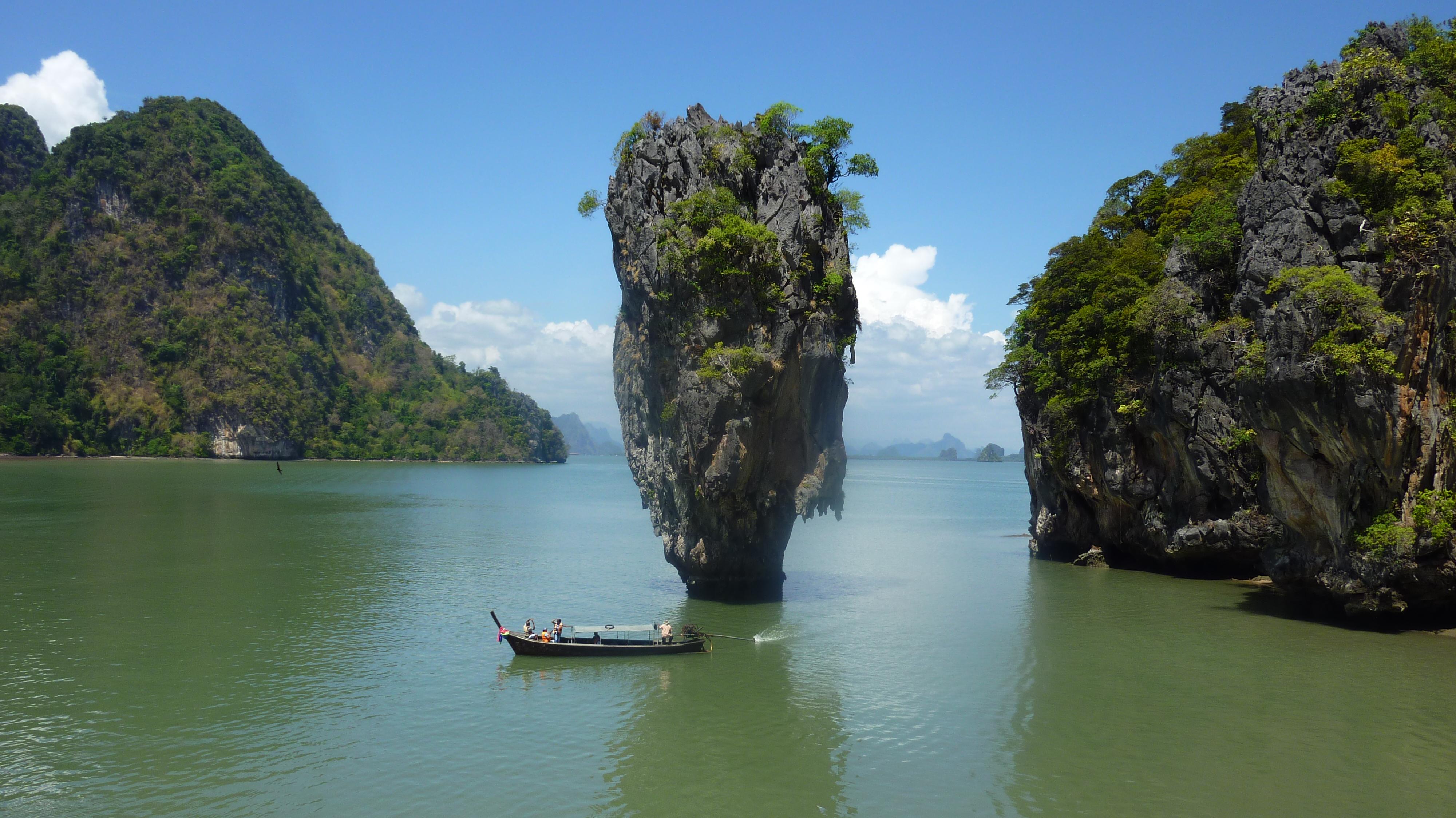 Bahia de Phang Nga, por Alfredo Morales Avila