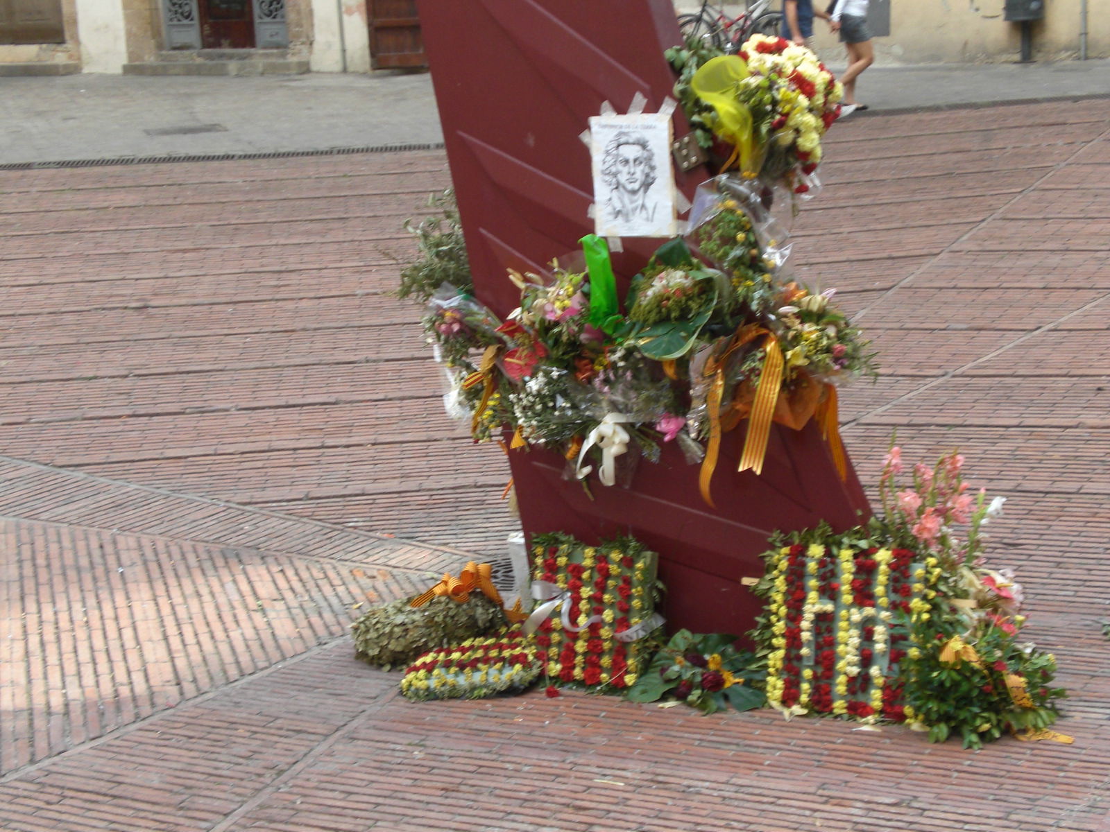 Plaza Fossar de les Moreres, por paulinette
