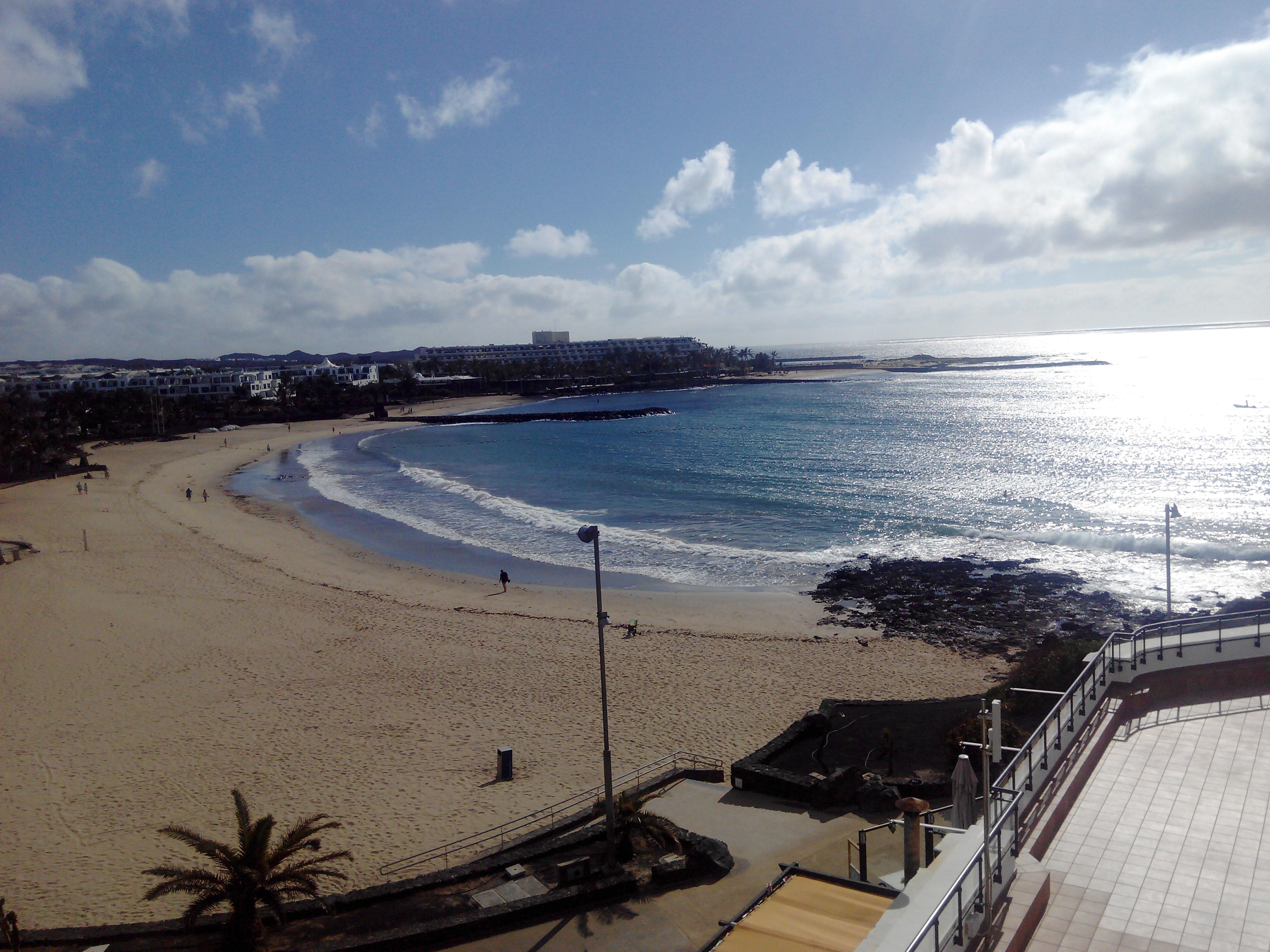 Playas en Teguise: descubre el paraíso del sol y la arena en Lanzarote