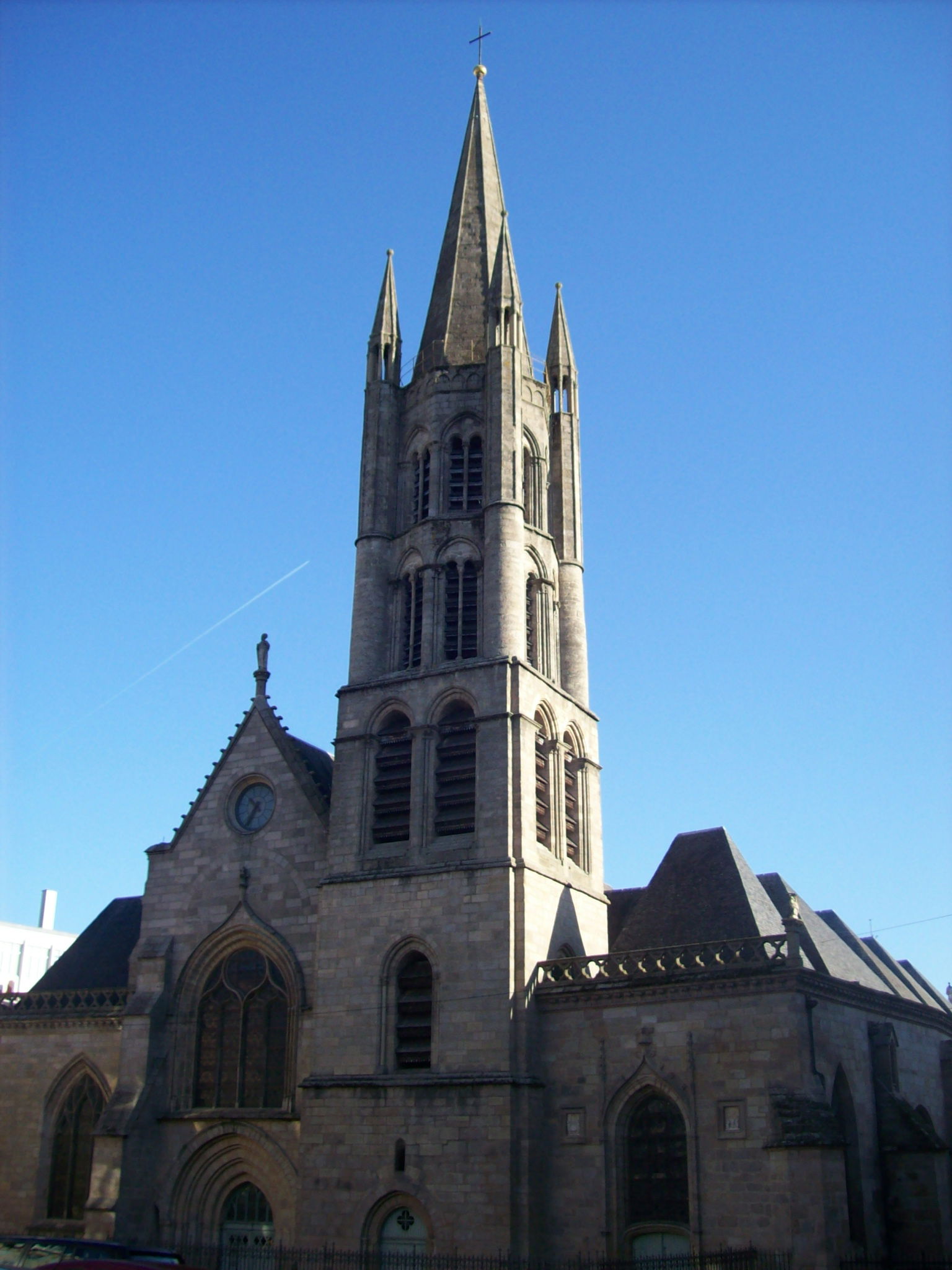 Iglesia Saint Pierre du Queyroix, por Lysiane