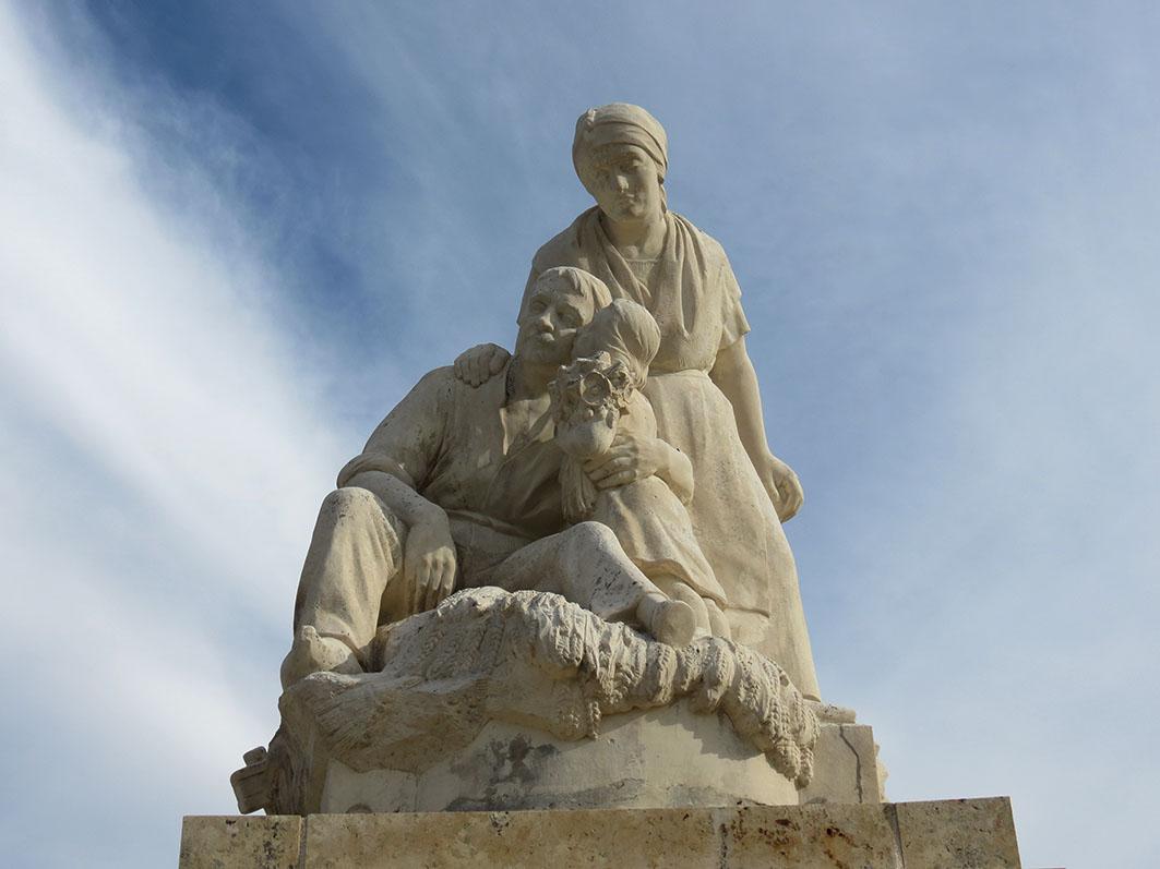 Monument aux morts de Terrasson, por Lionel Langlade