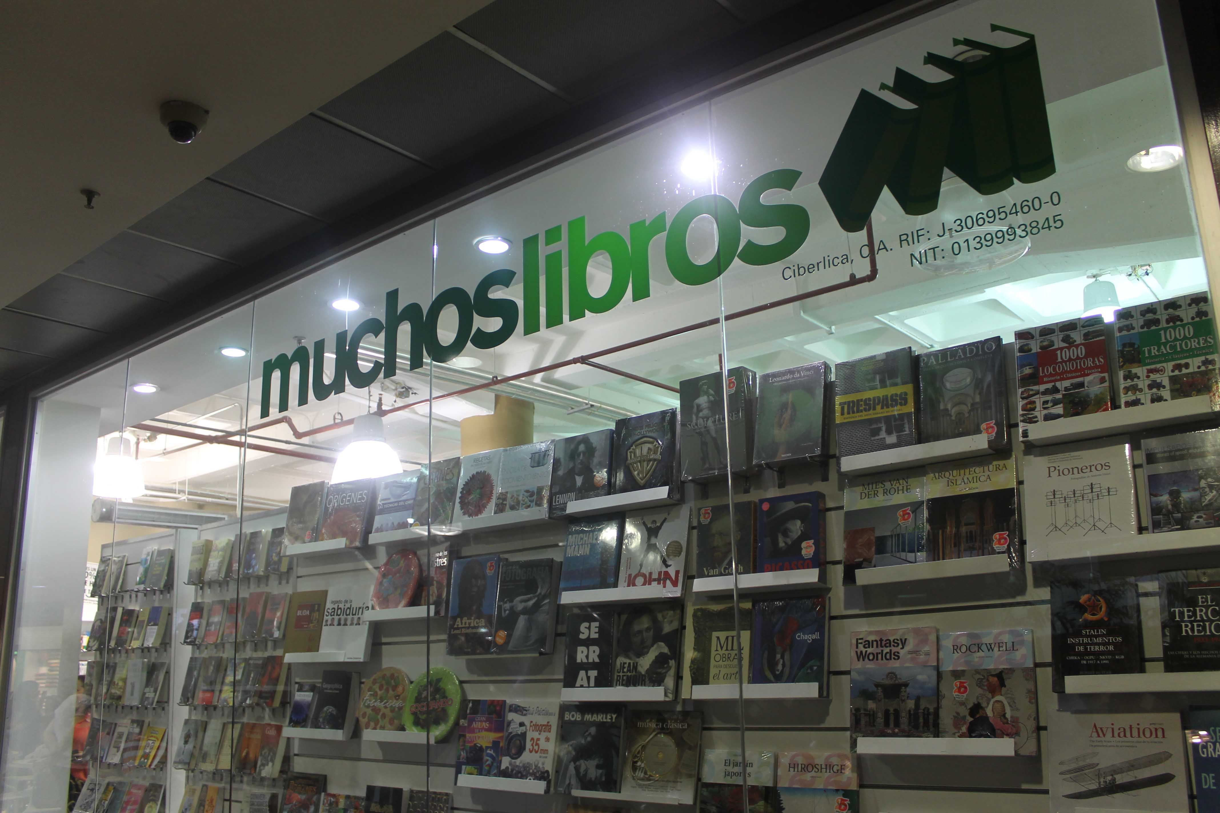 Librería Muchos Libros, por Erika Paz