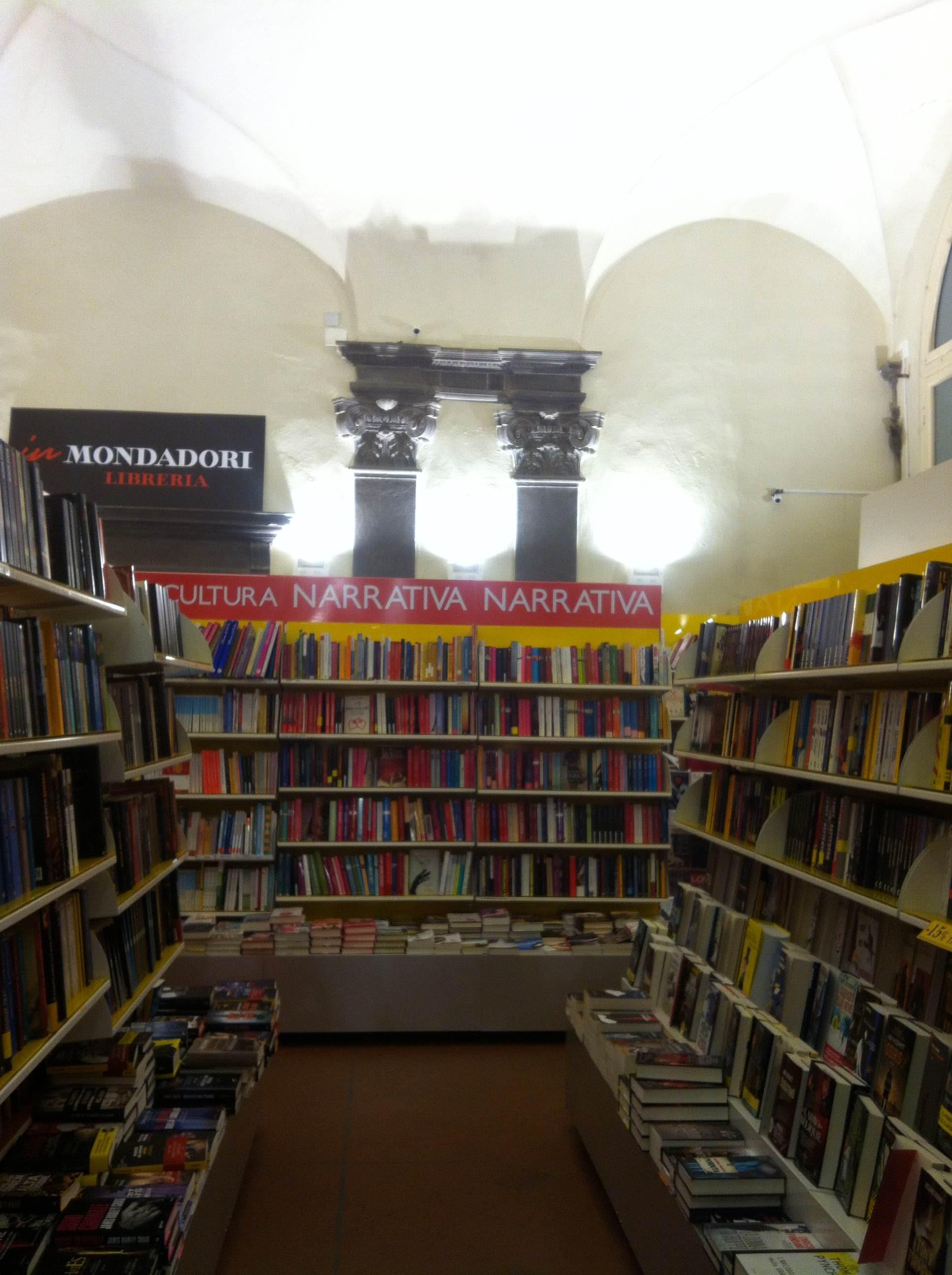 Libreria Mondadori, por Inés Chueca