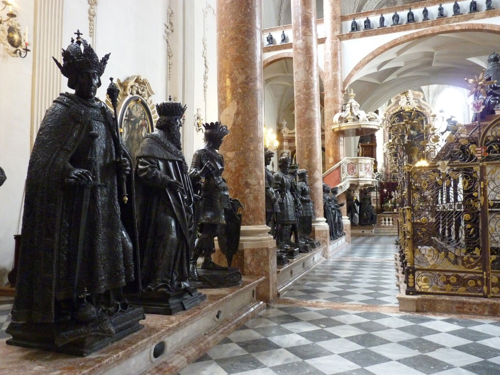 Iglesia de la Corte - Cenotafio del Emperador Maximilian I, por Arantxa Jiménez