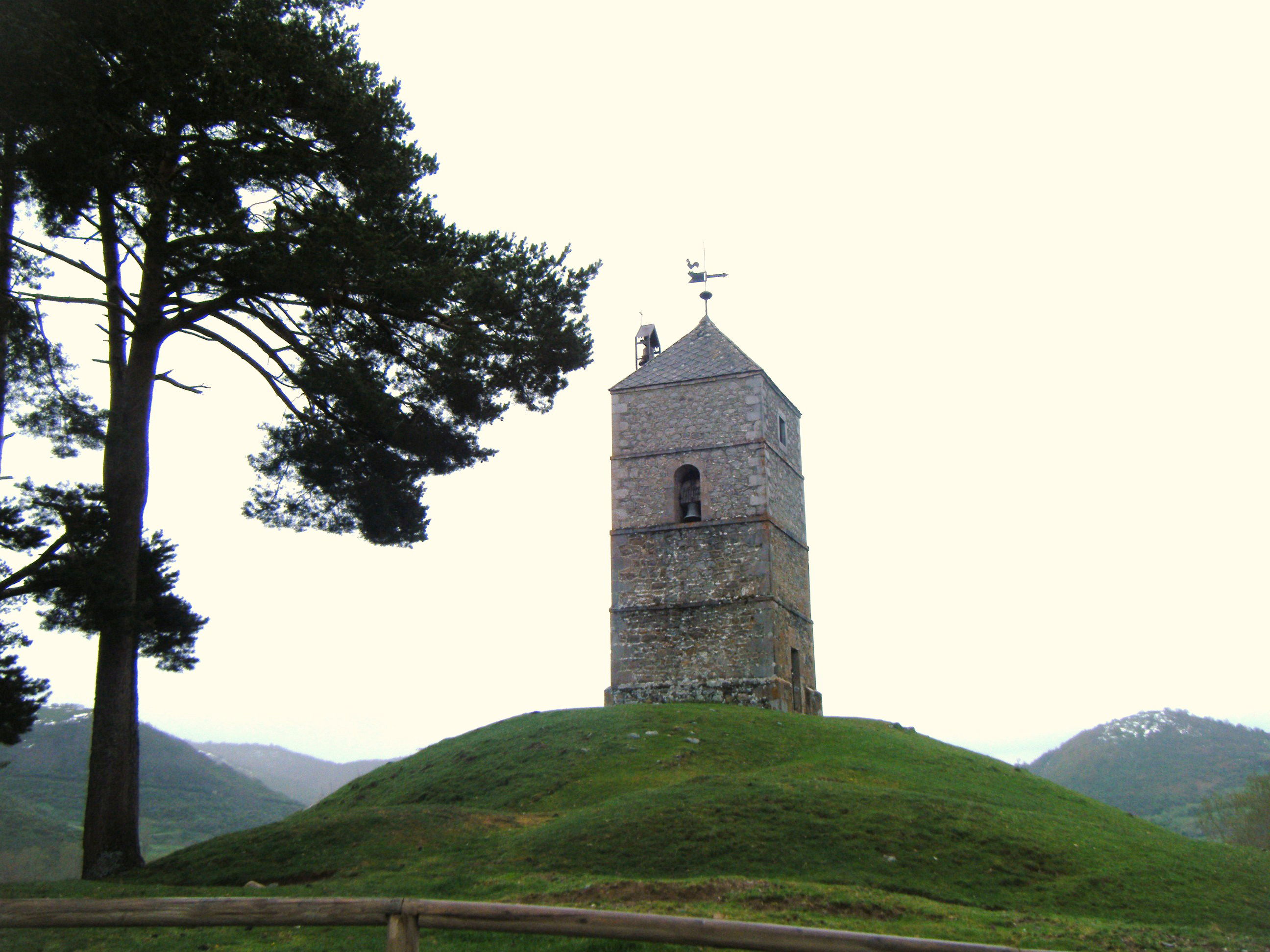 La Torre de Acebedo, por Yoli ChamBa