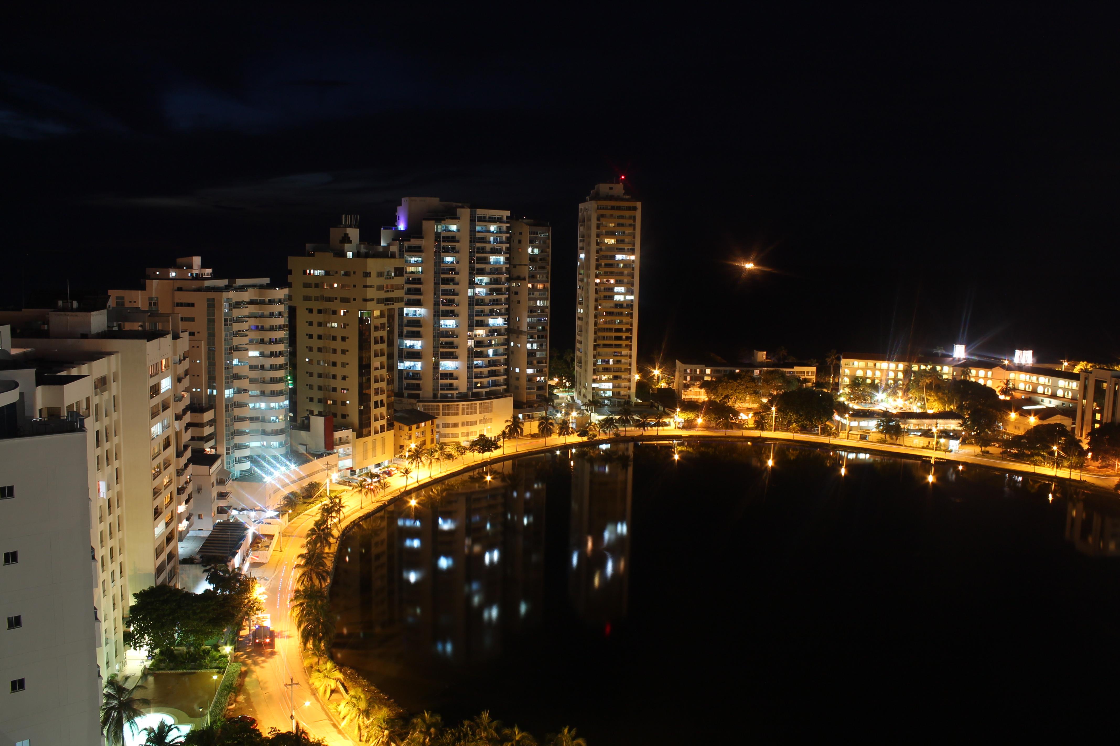 Bares de copas en Cartagena de Indias: descubre la noche caribeña