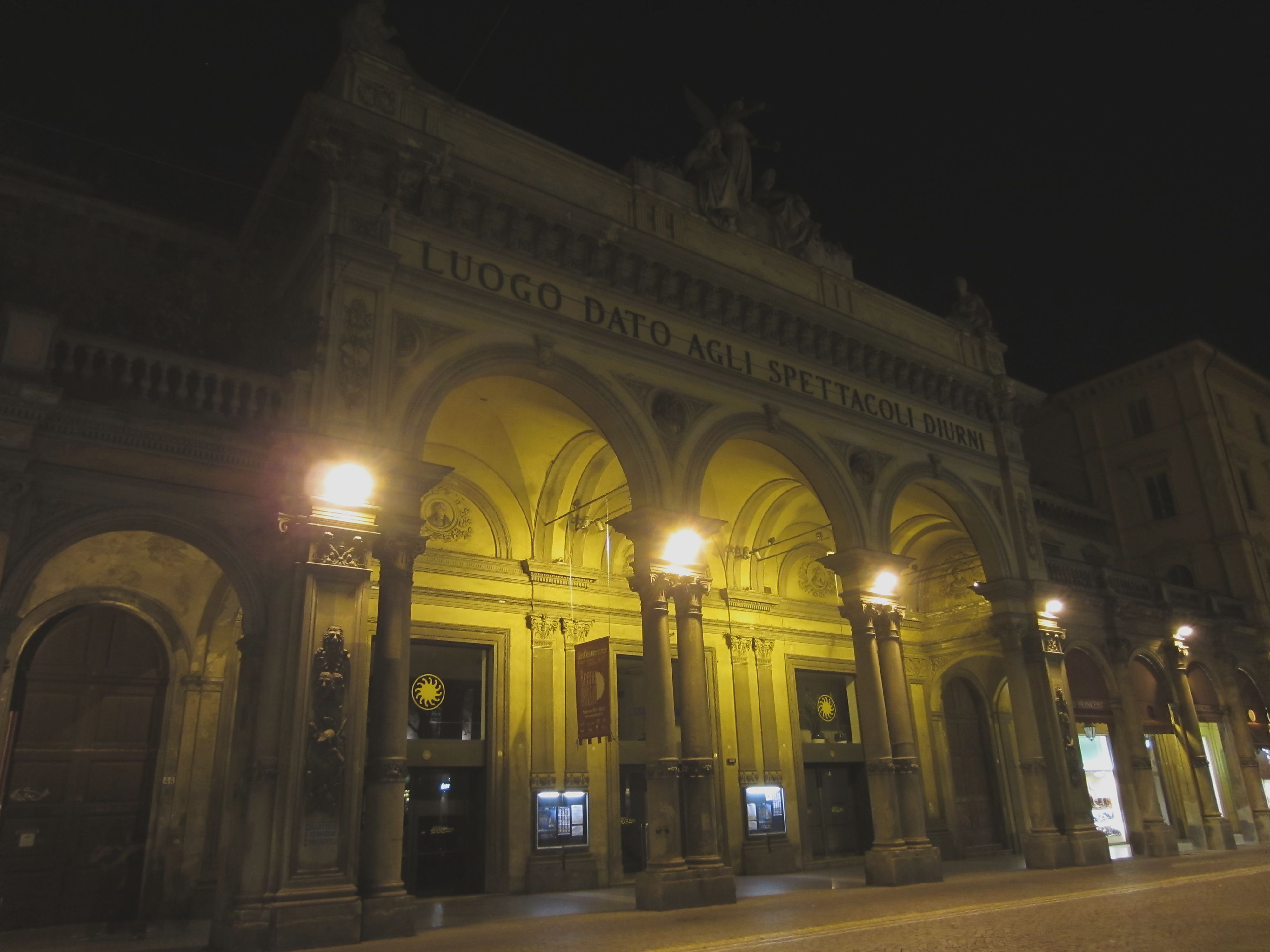 Teatro Arena del Sole, por Las sandalias de Ulises