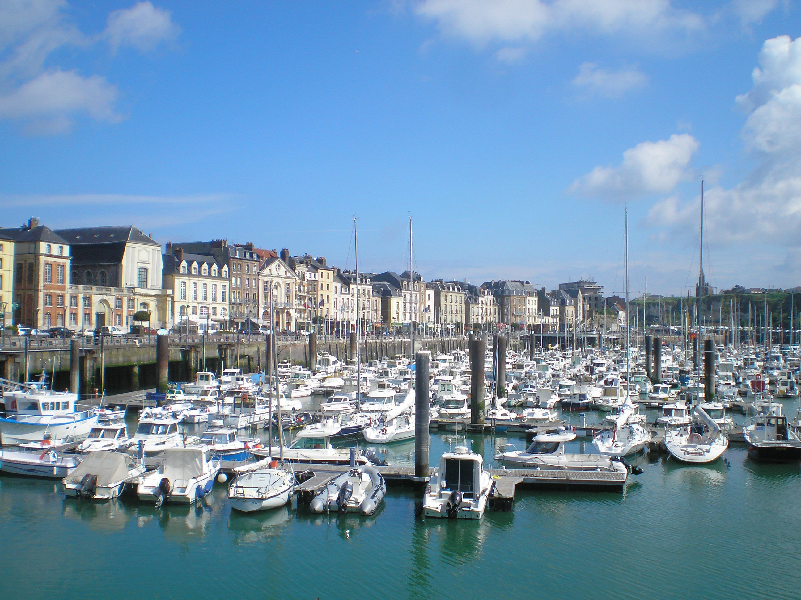 El puerto de Dieppe, Dieppe, Francia, por Coline