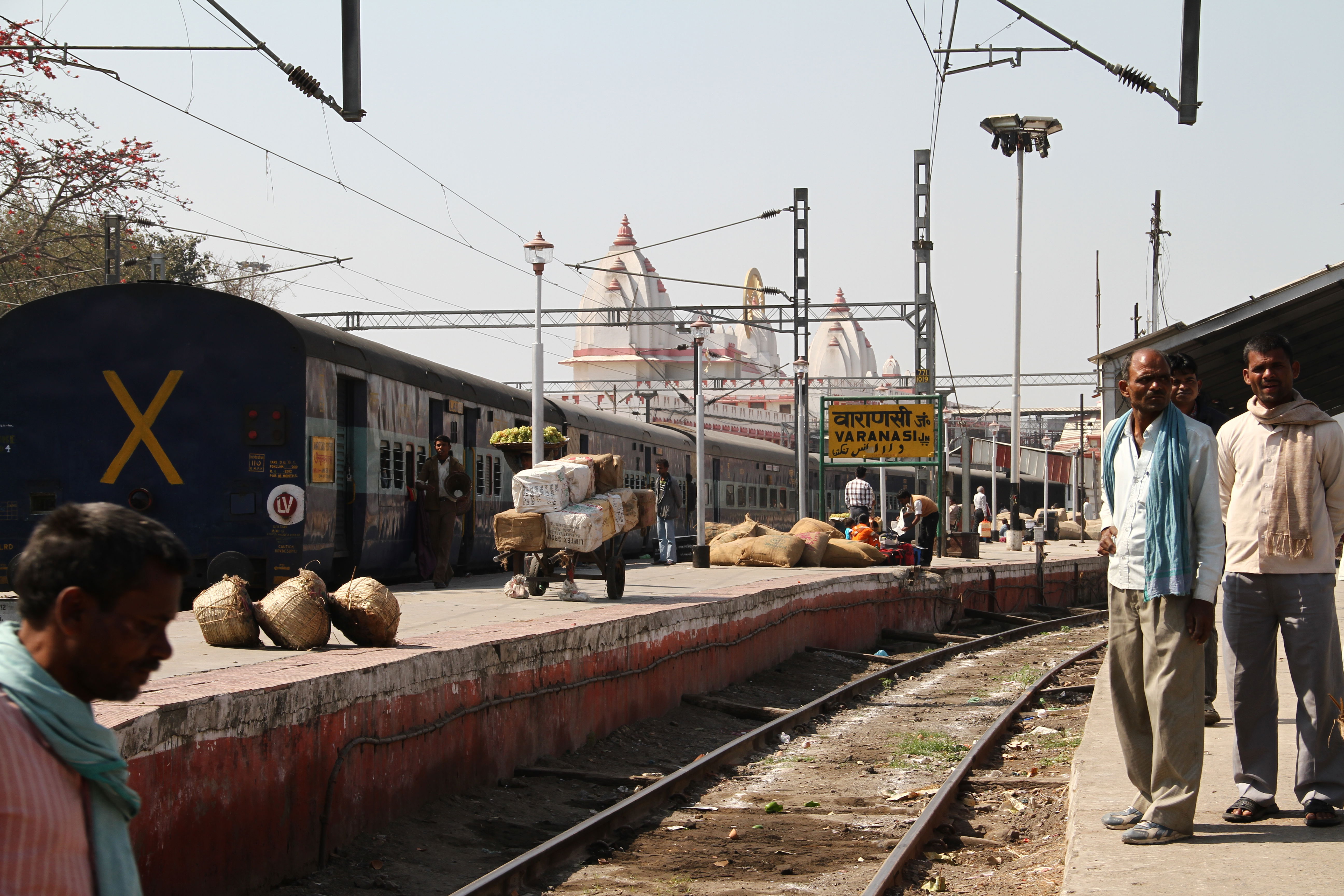 Estaciones de tren en India: un viaje a través de paisajes y culturas