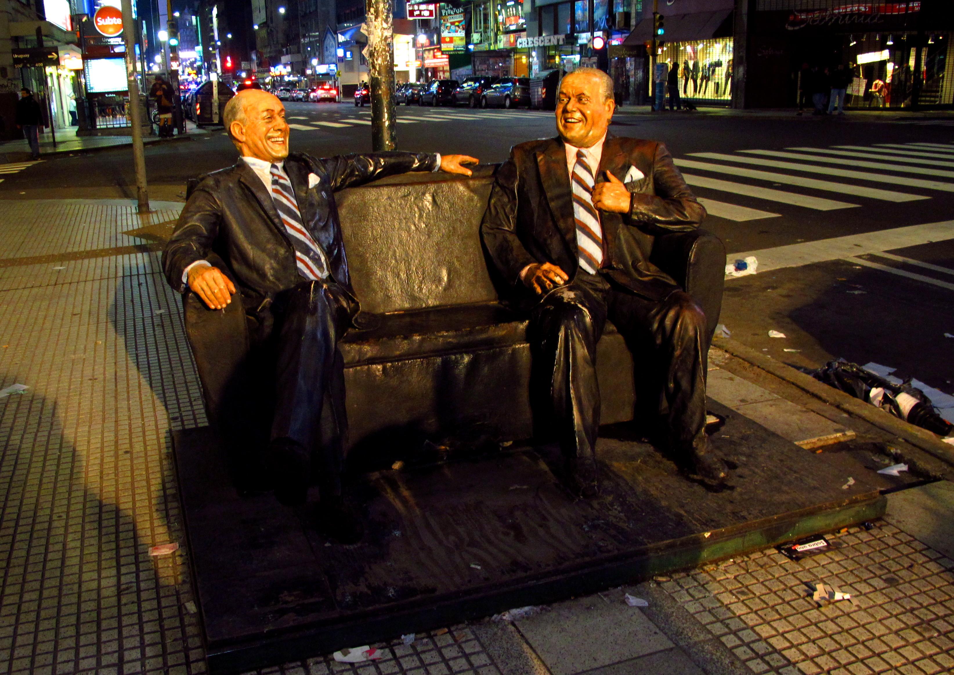 Estatua de Borges y Alvares, por Cleide Isabel