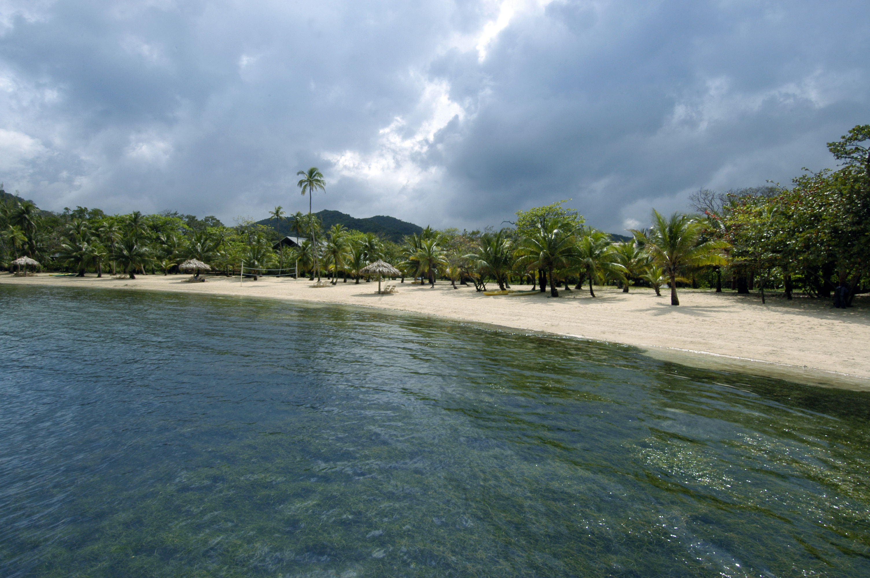 Playas de Roatán que no te puedes perder en tu escapada tropical