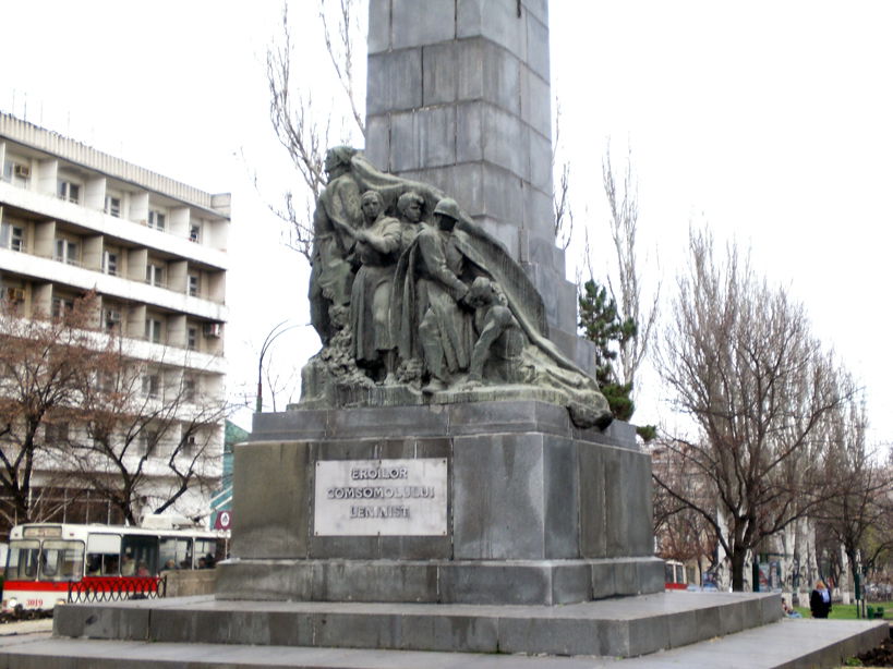 Monumento a los jovenes revolucionarios, por Iuliana Covaliu