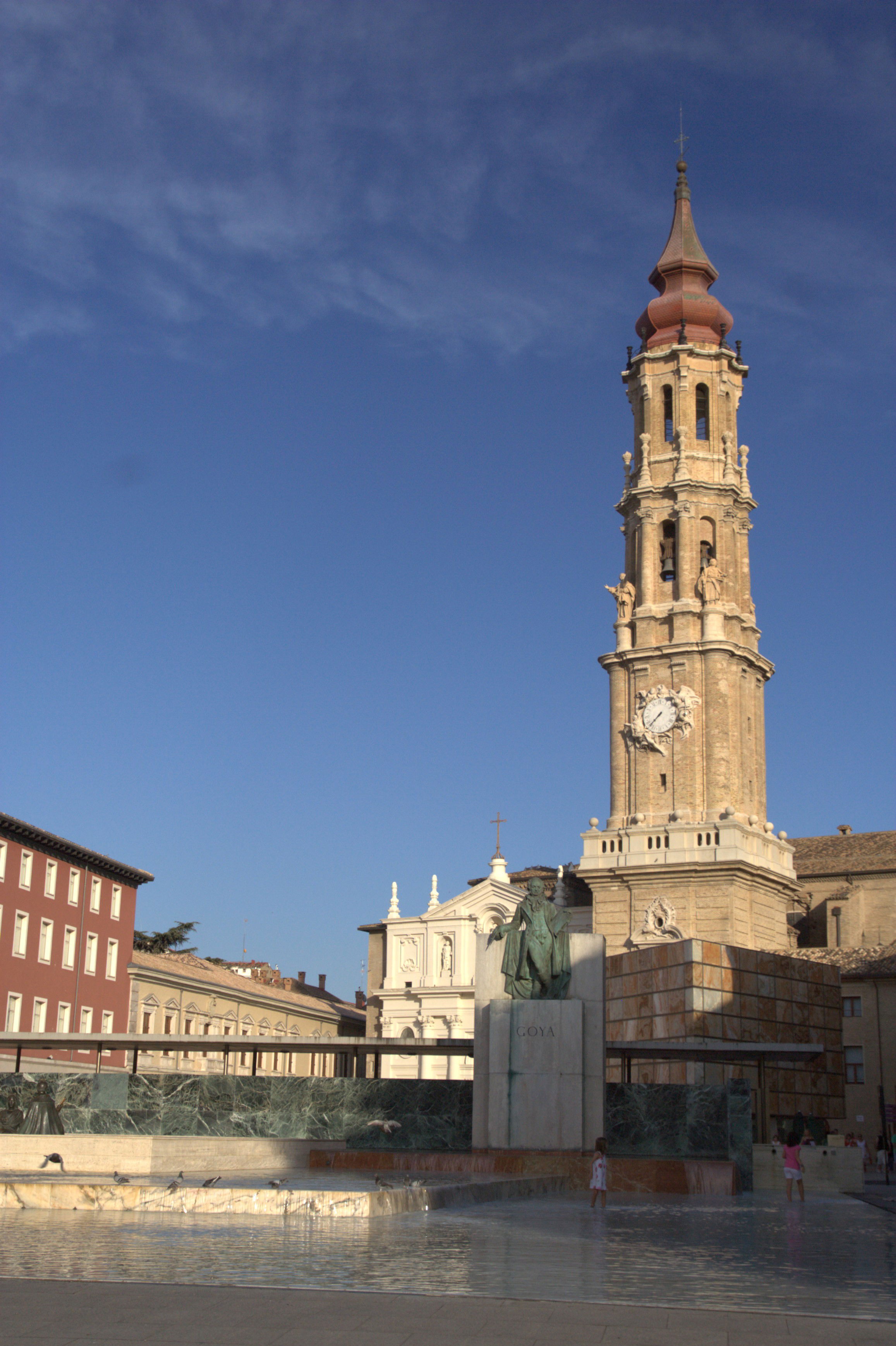 Monumento a Goya, por Leo&Vero
