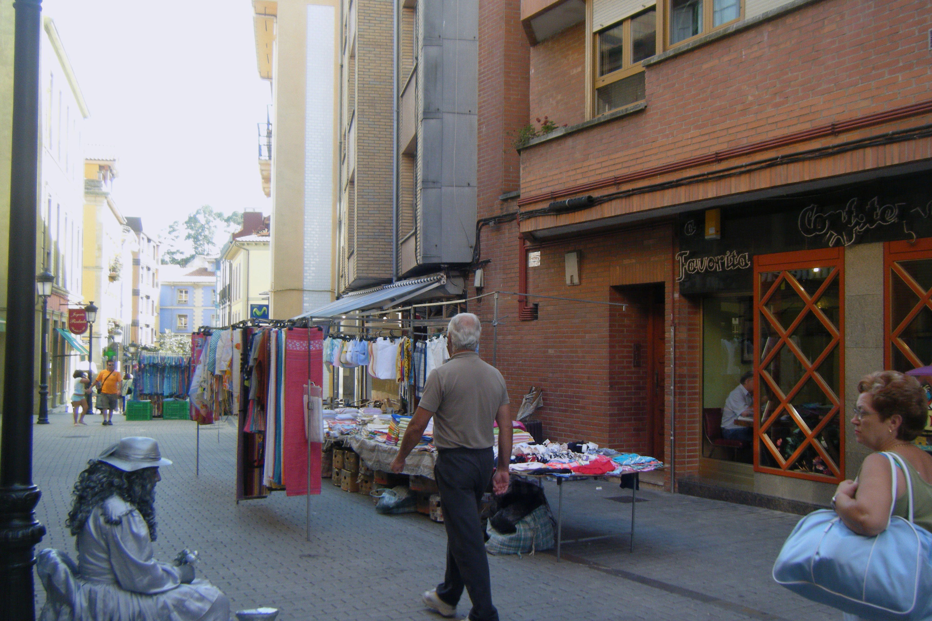 Mercadillo de Candas, por Yoli ChamBa
