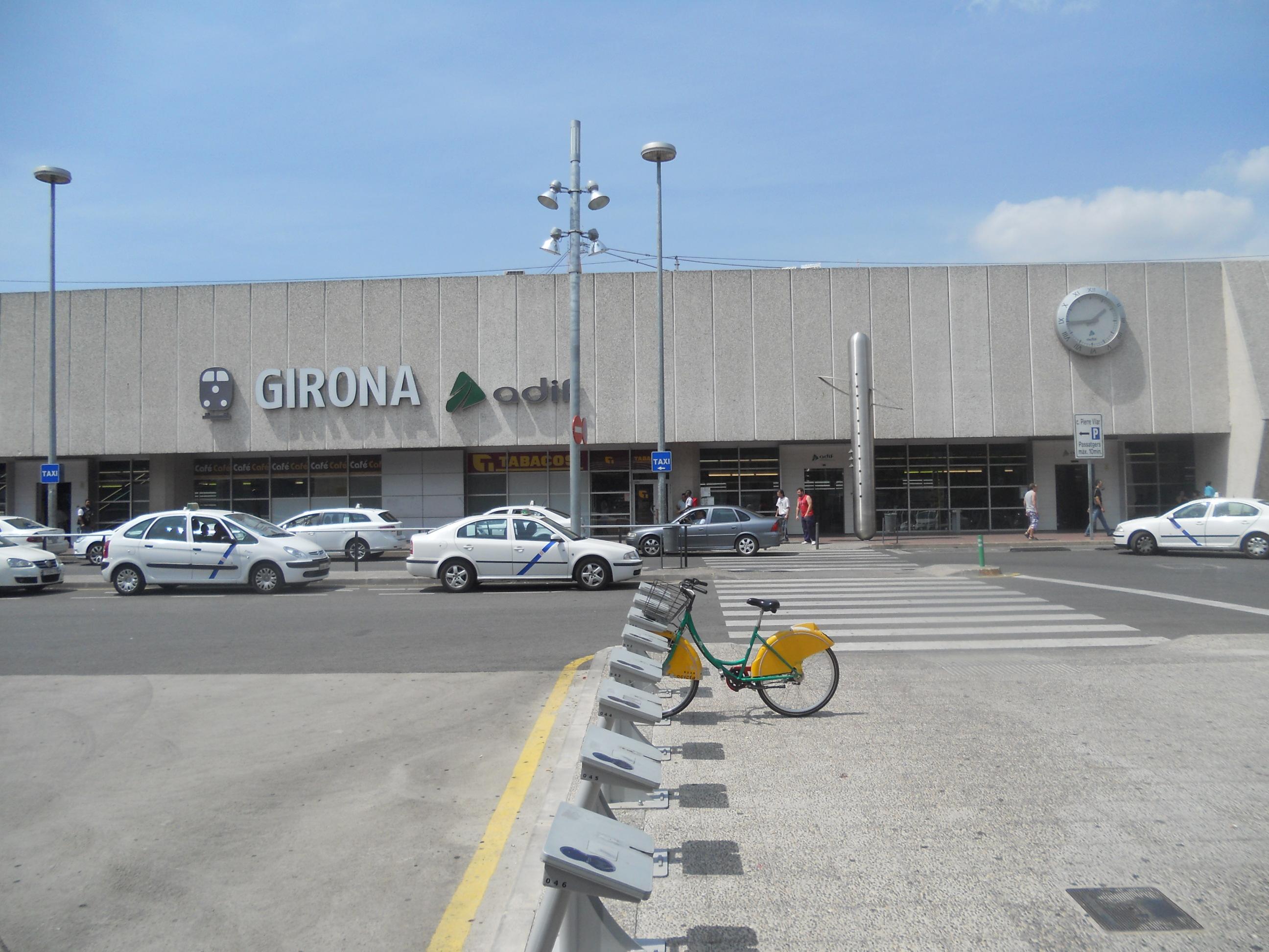 Estación de Autobuses, por Azzonzo
