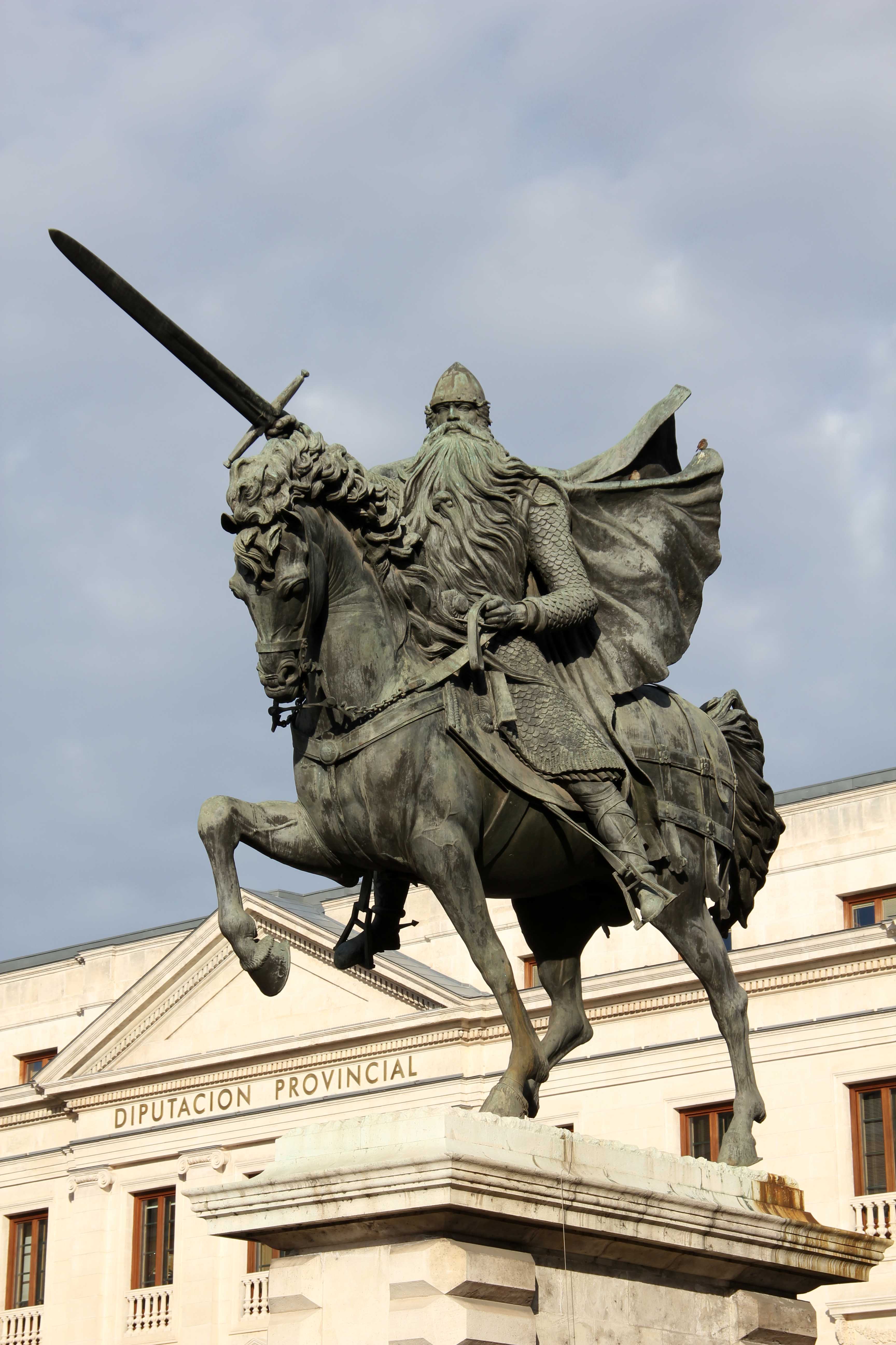 Estatuas en Burgos que cuentan historias: un recorrido imprescindible