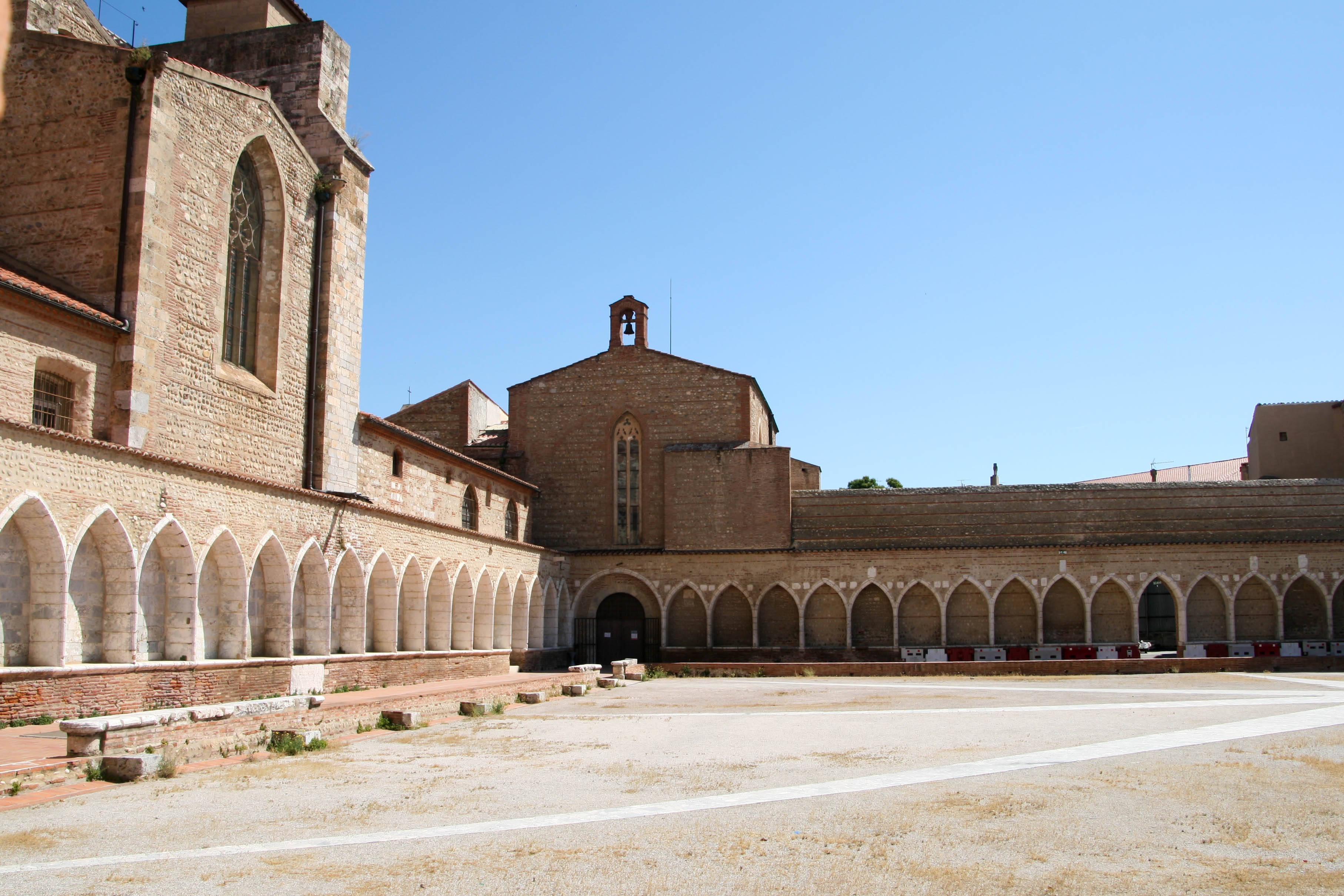 Descubre los fascinantes monumentos históricos de Perpignan