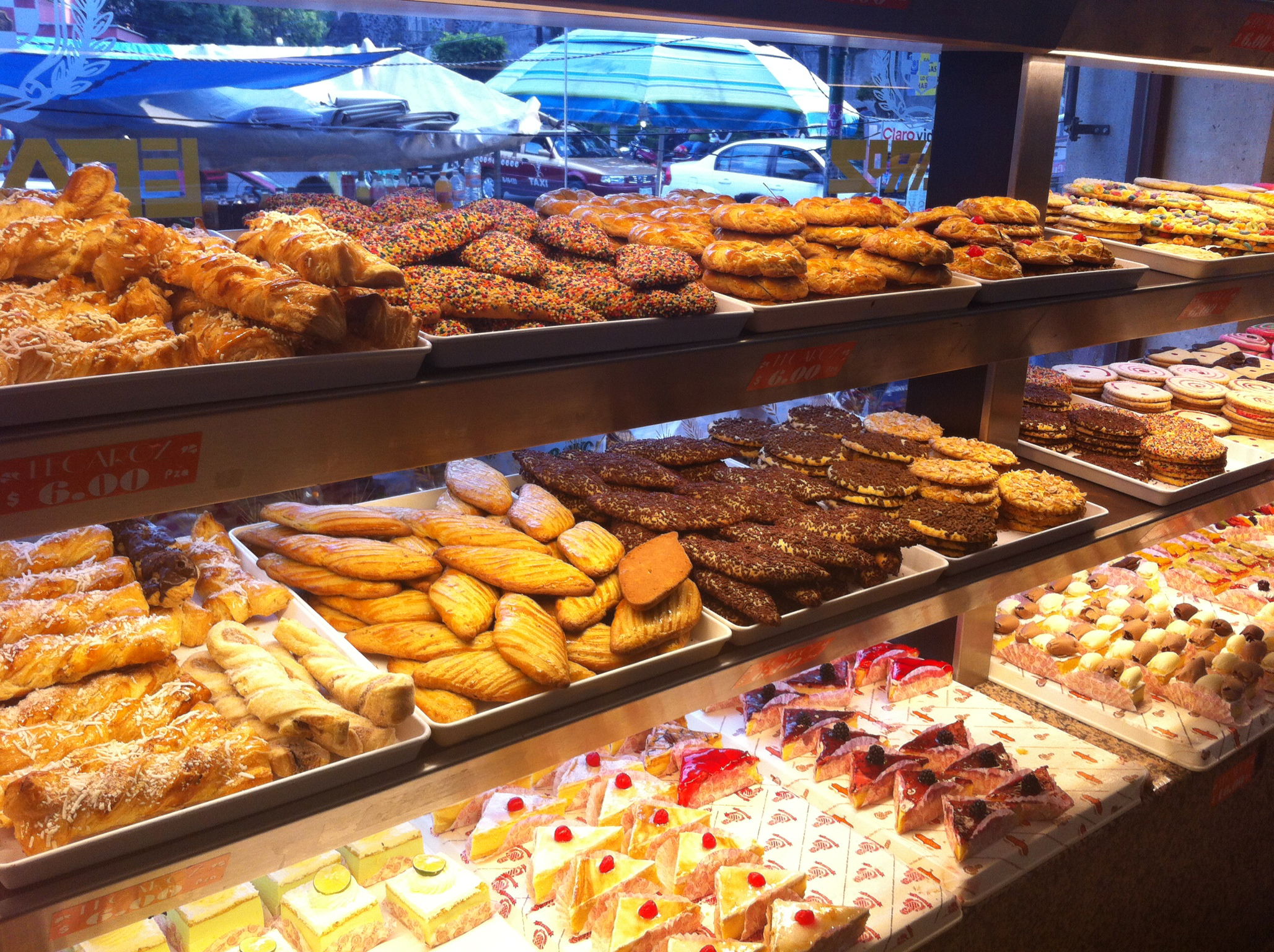 Lecaroz Pastelerías y Panaderías, por Pita Hernandez