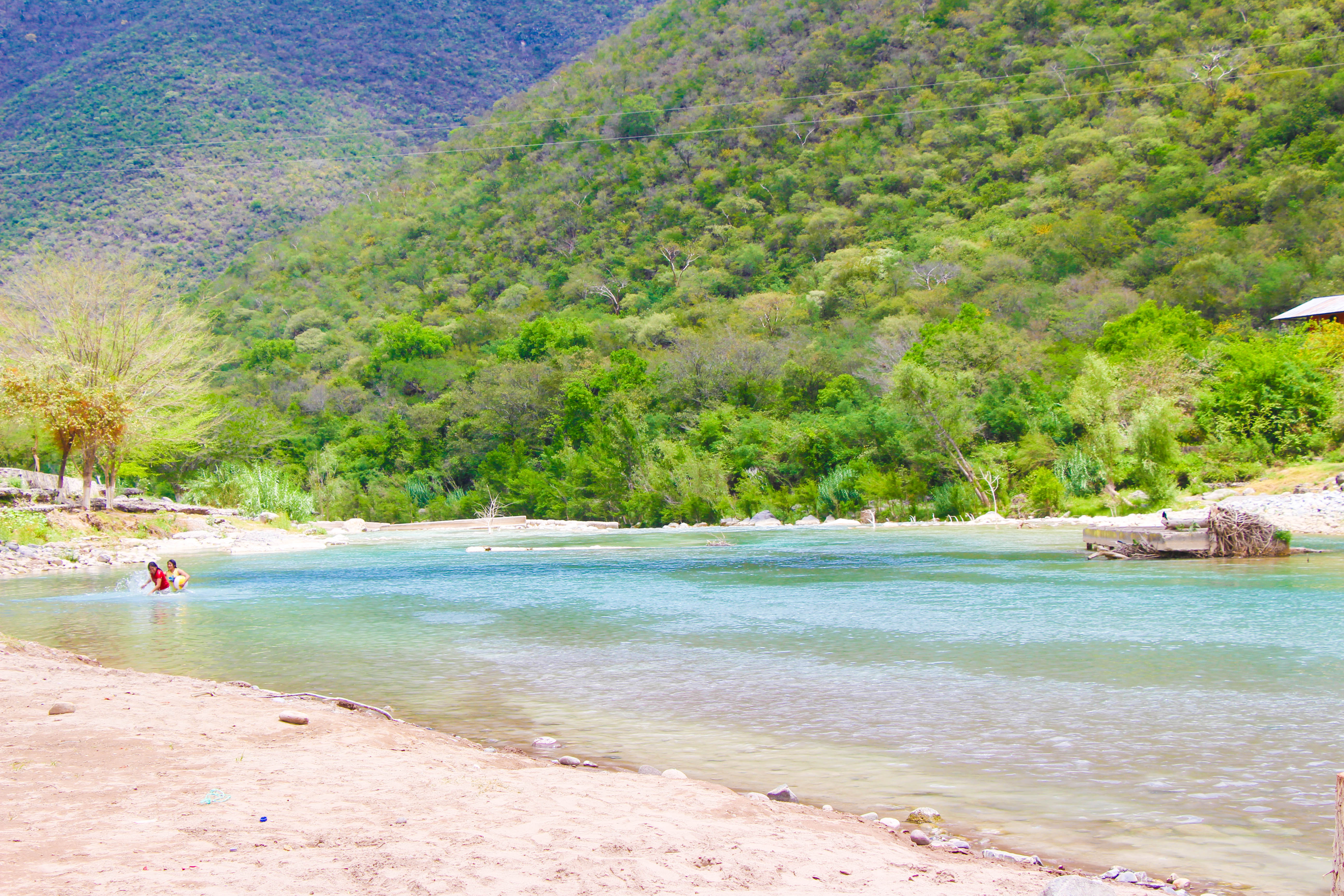 Paraje Las Adjuntas, por Diana Patricia Montemayor Flores