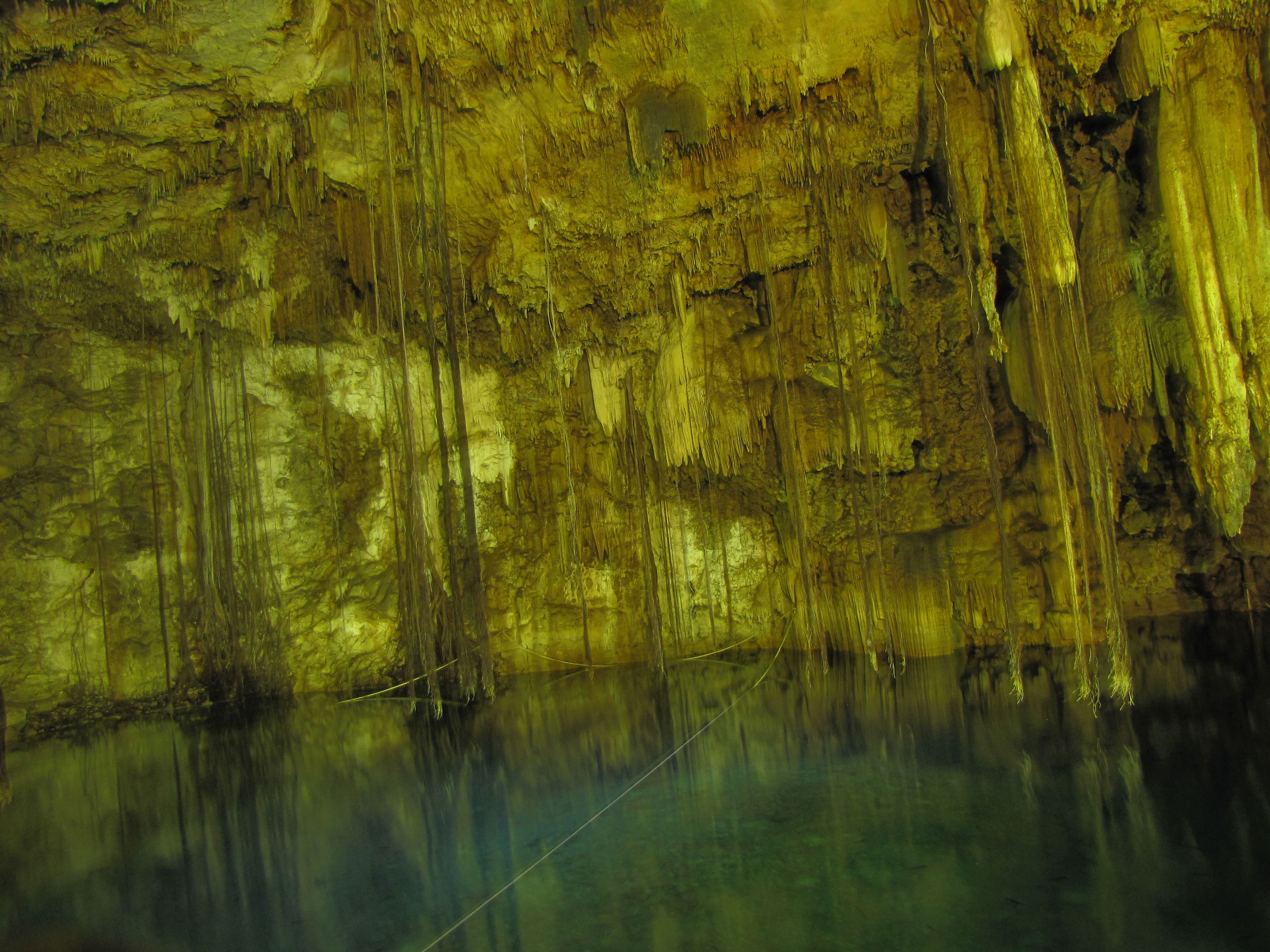 Cenote Dzitnup/Cenote Xkekén, por Flavia Ramos
