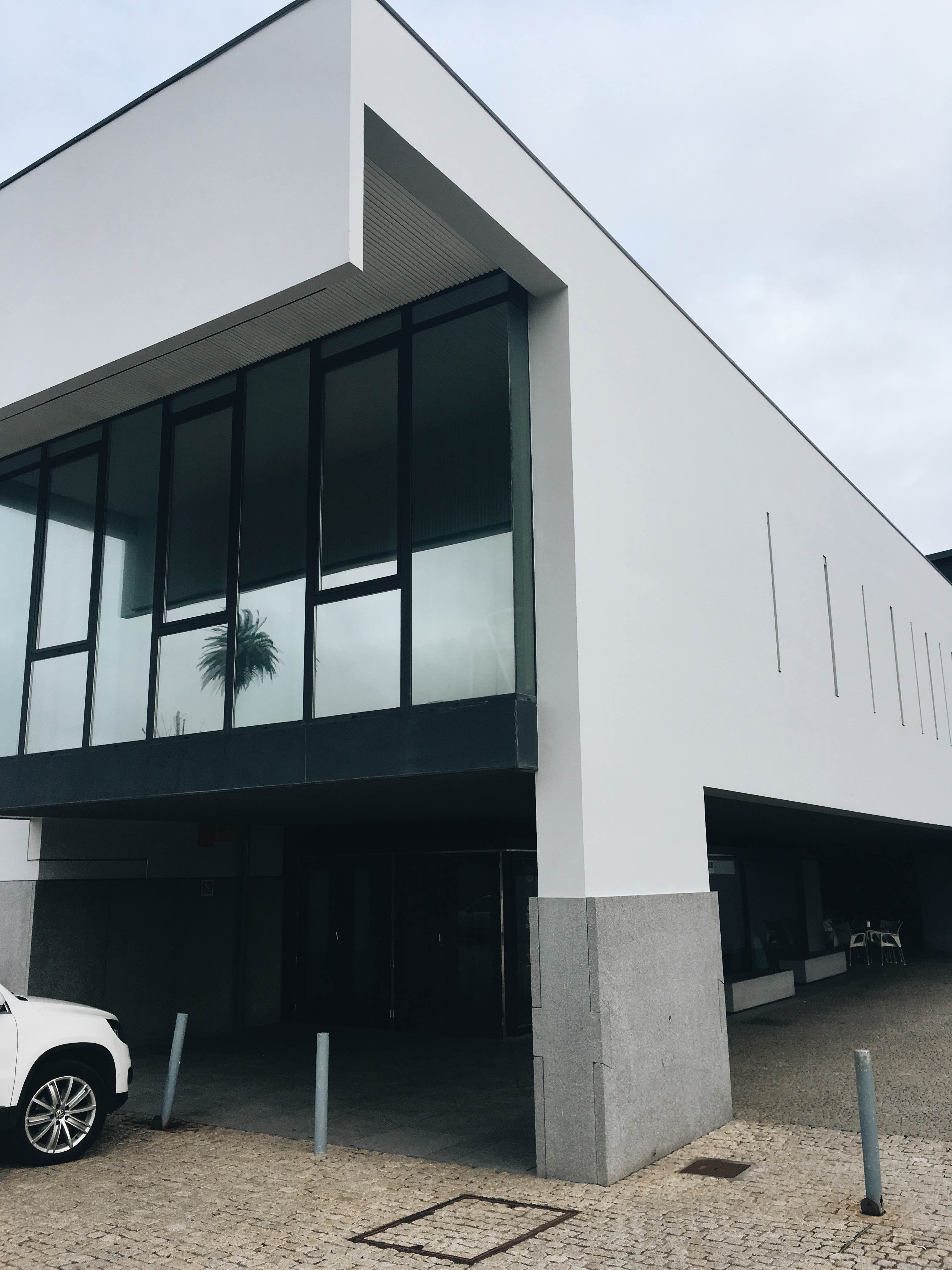 Auditorio da llla de Arousa, por Yamil Doval Dios